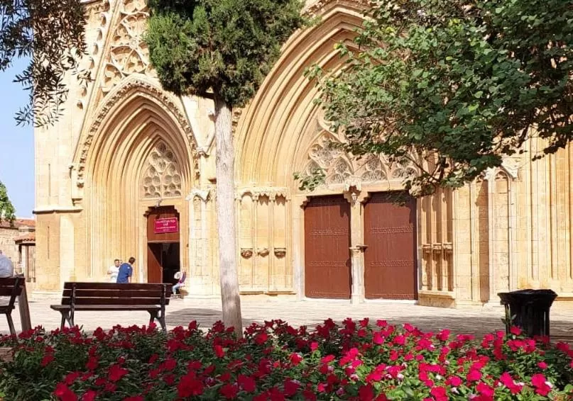 Royal Goddess Guest House, Walled City