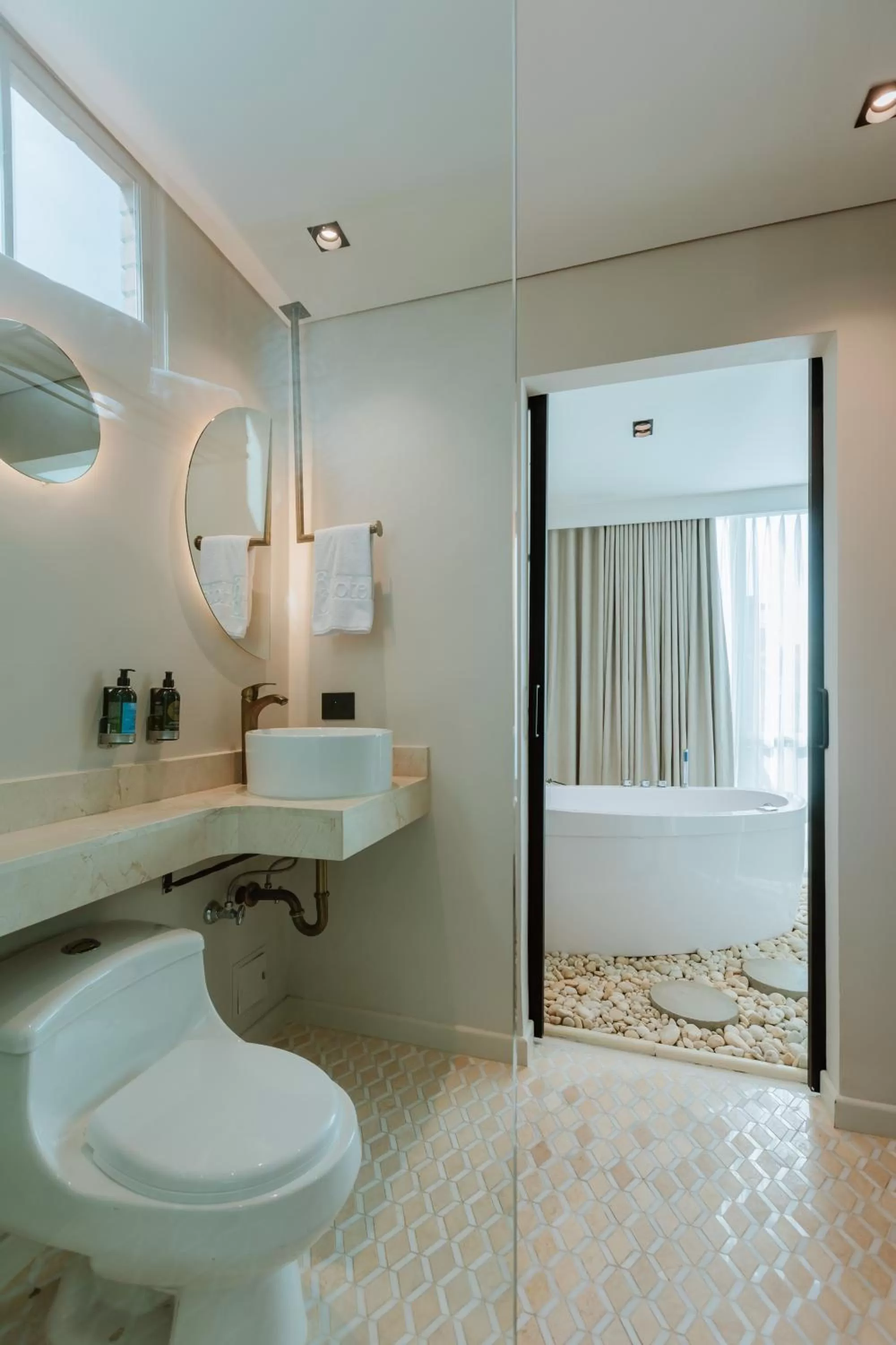 Bathroom in 1616 Hotel