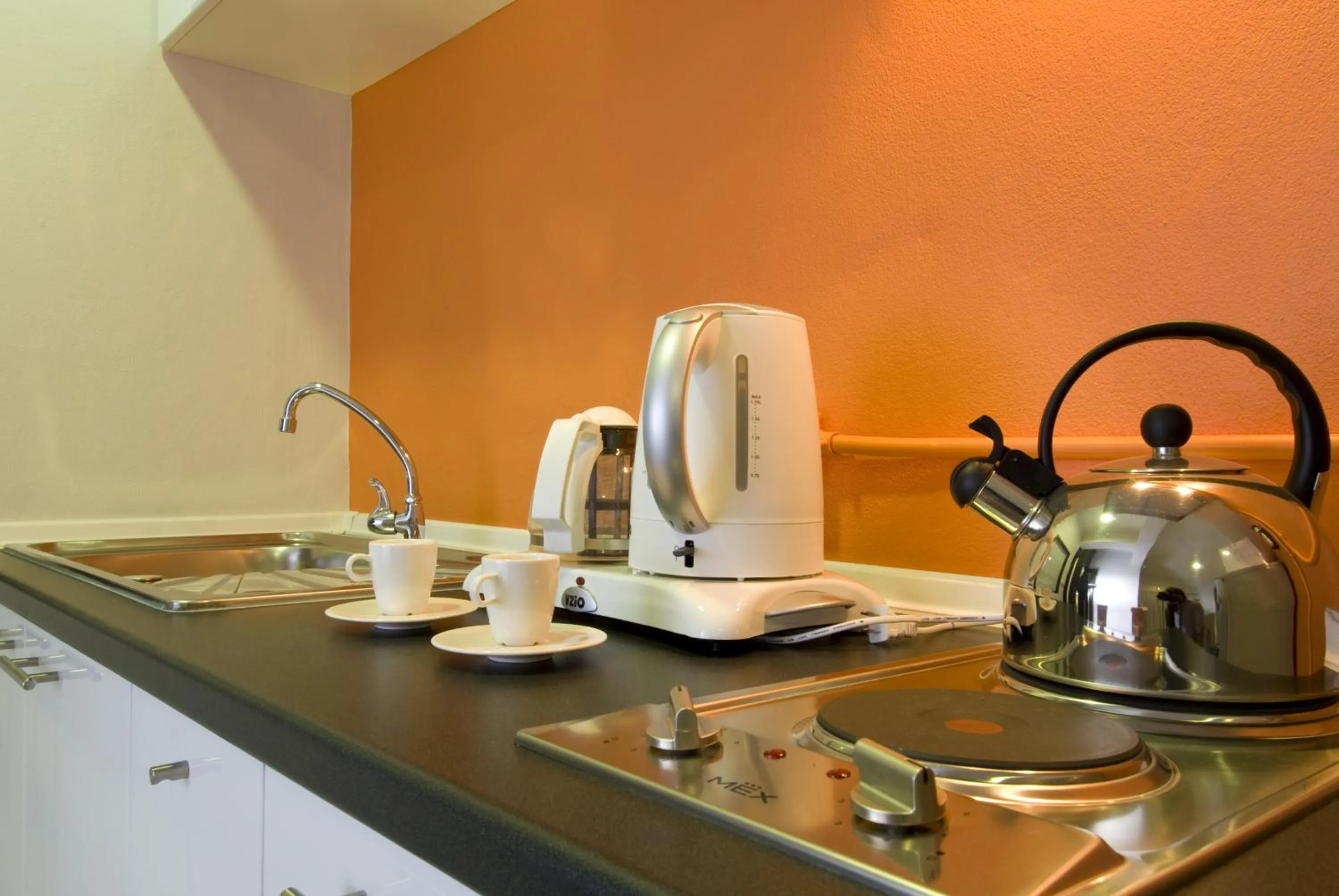 Coffee/tea facilities in T Series Place Serviced Apartment
