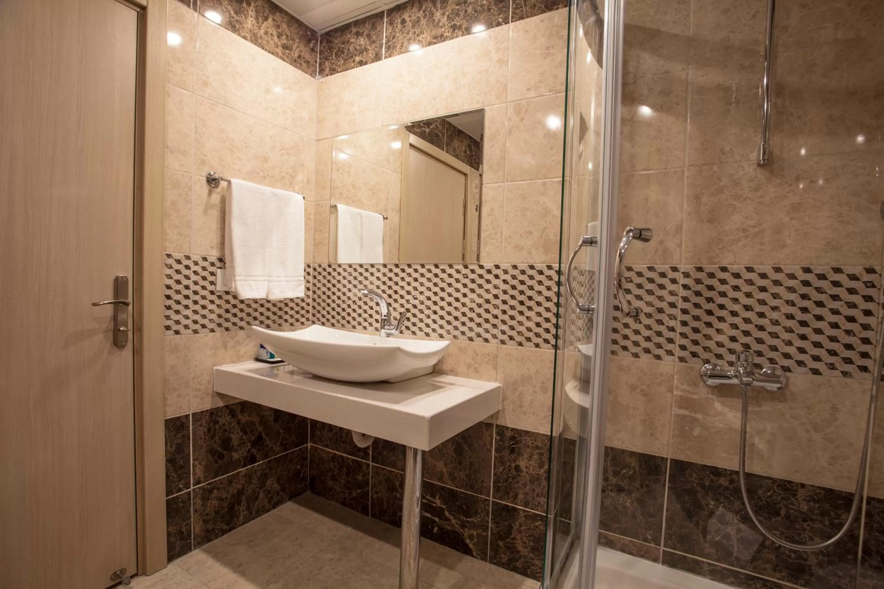 Bathroom in Pamukkale Termal Ece Otel