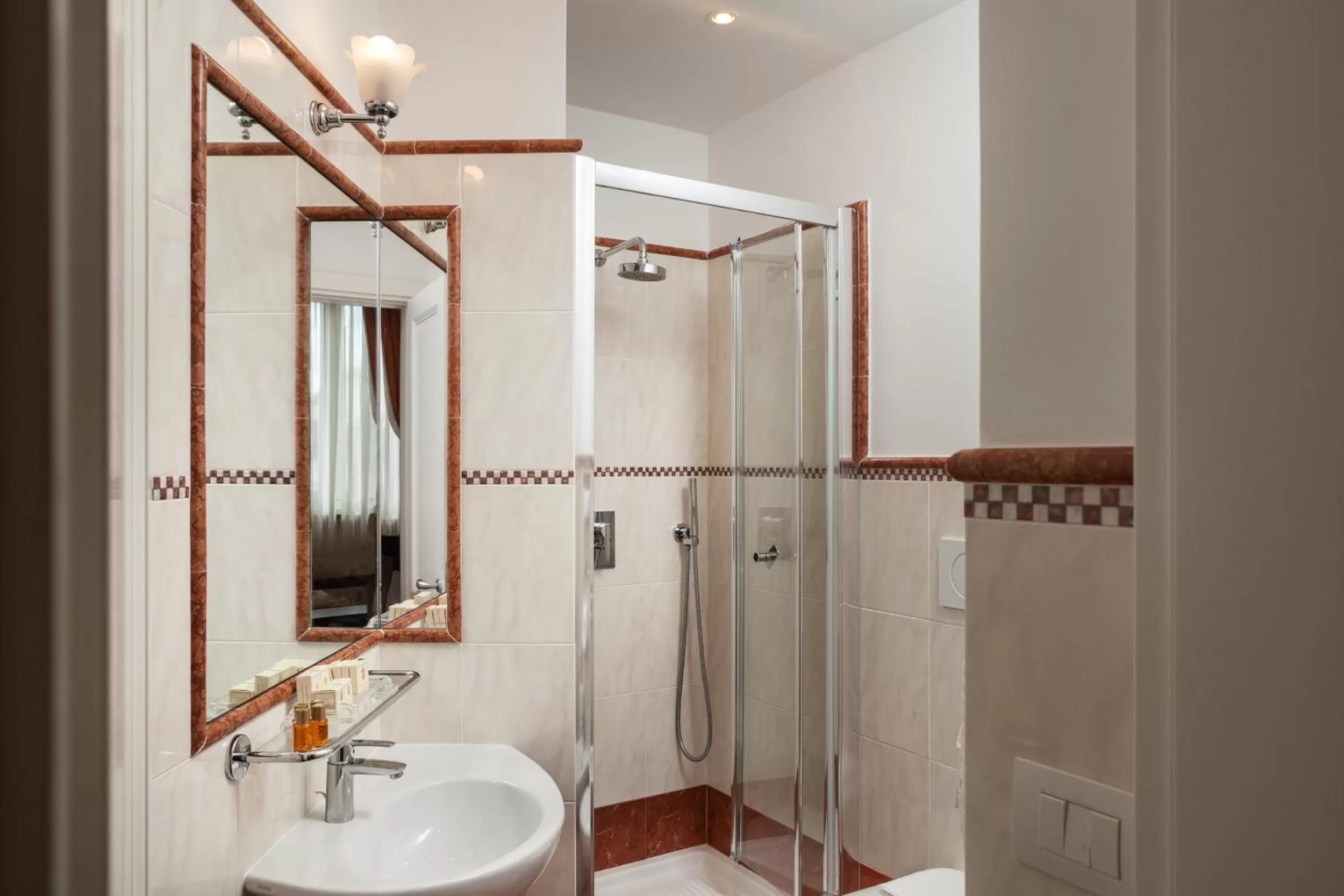 Bathroom in Hotel Executive