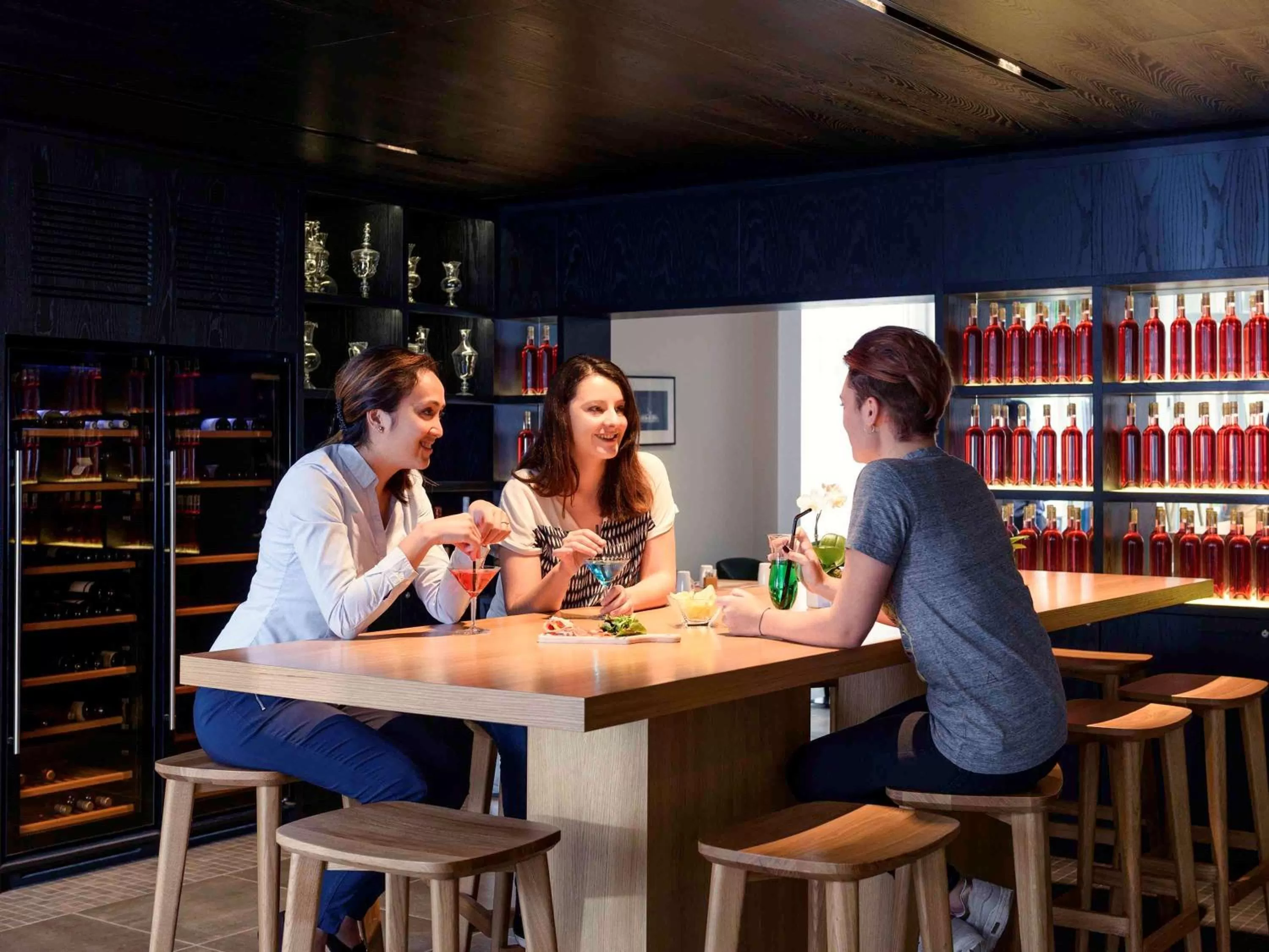 Restaurant/places to eat in Mercure Paris Boulogne