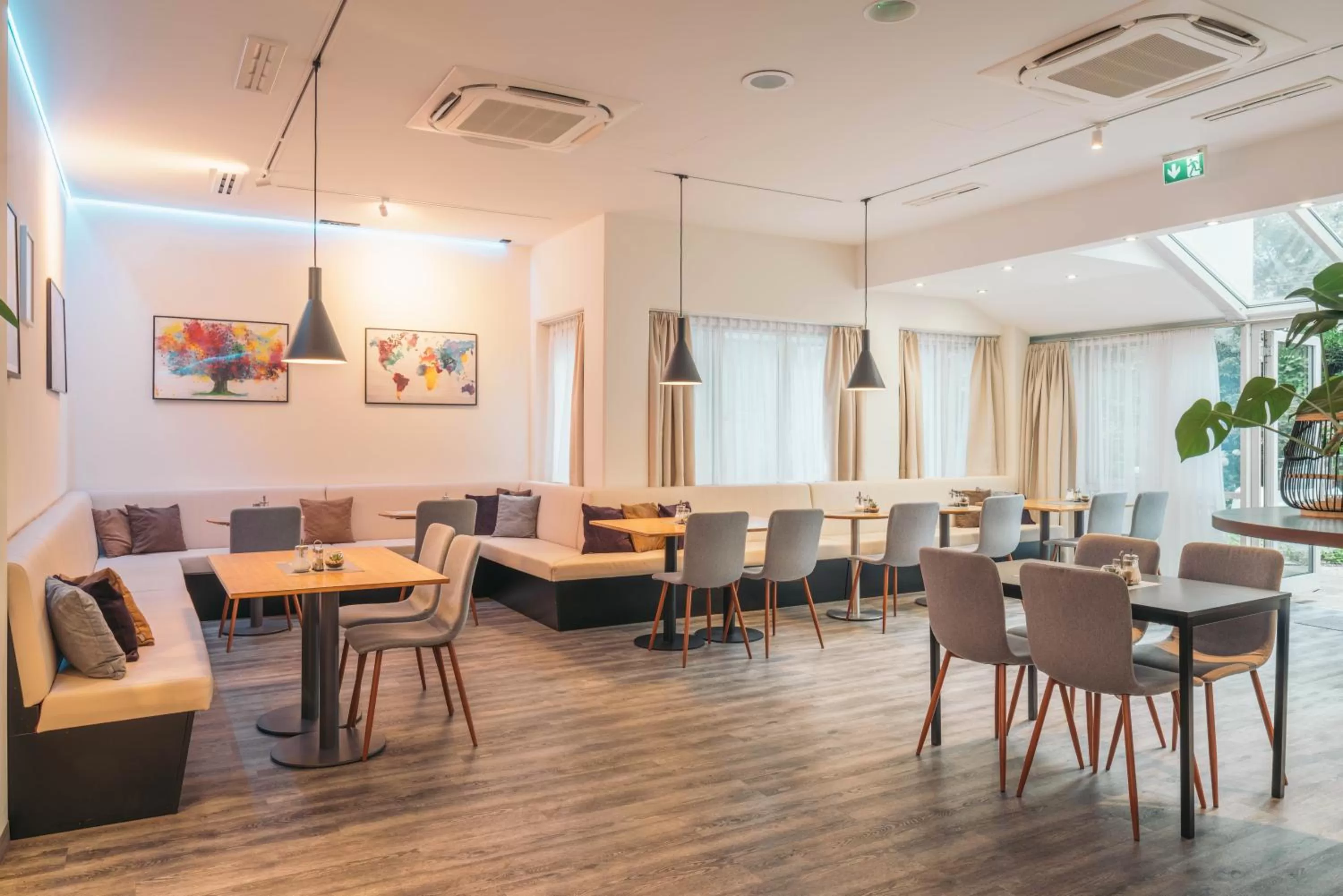 Restaurant/places to eat in AWA Hotel