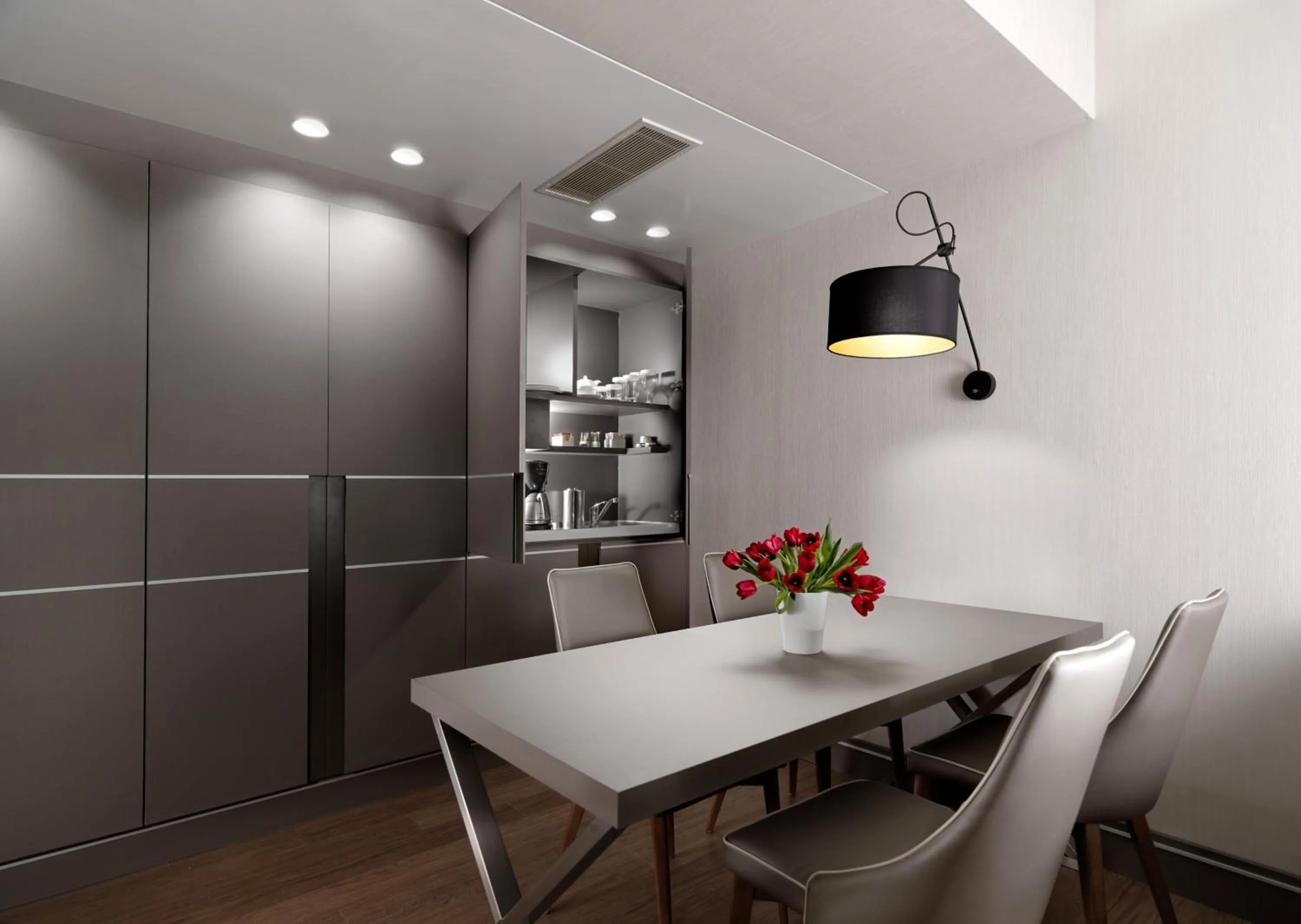 Dining area in Holiday Suites