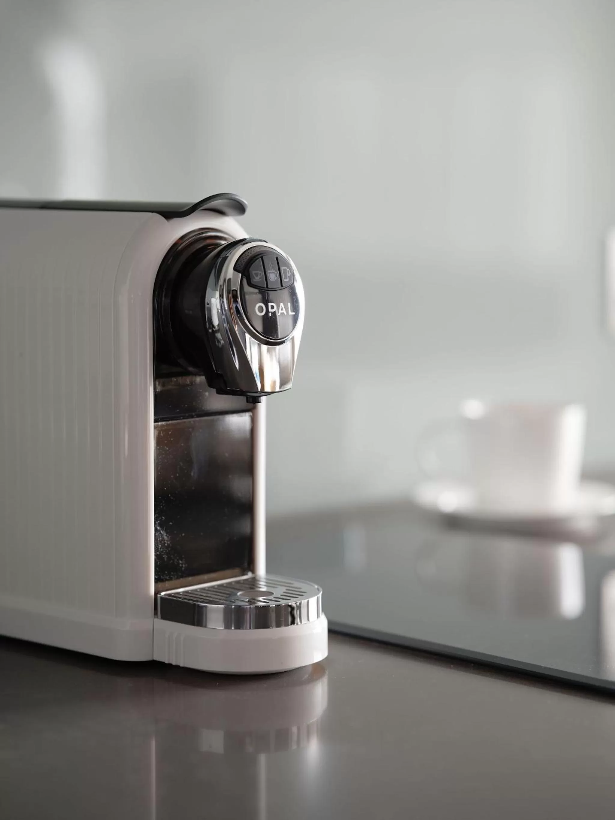 Coffee/tea facilities in Dao by Dorsett West London