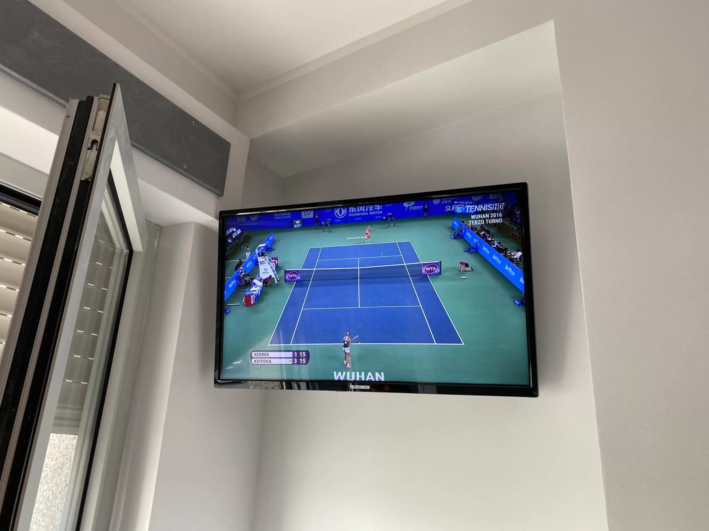 TV and multimedia in Siclari B&B-Rooms&Suite