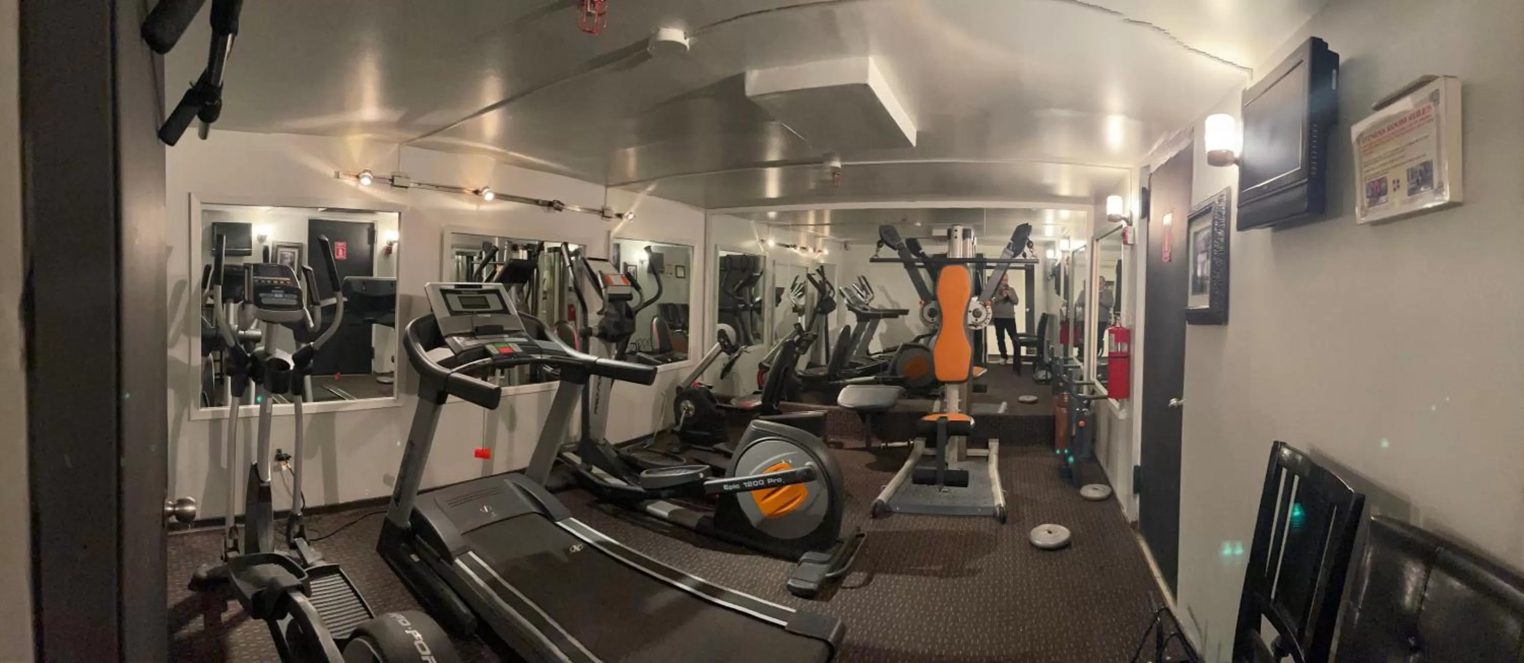 Fitness centre/facilities in Off SoHo Suites Hotel
