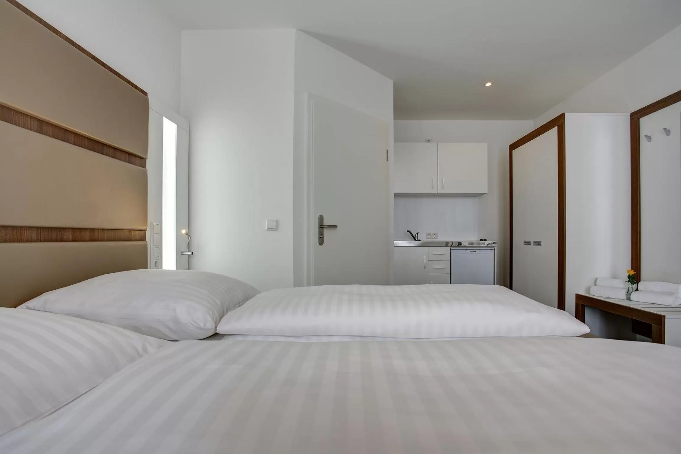 Photo of the whole room, Bed in Boutique 030 Hannover-City