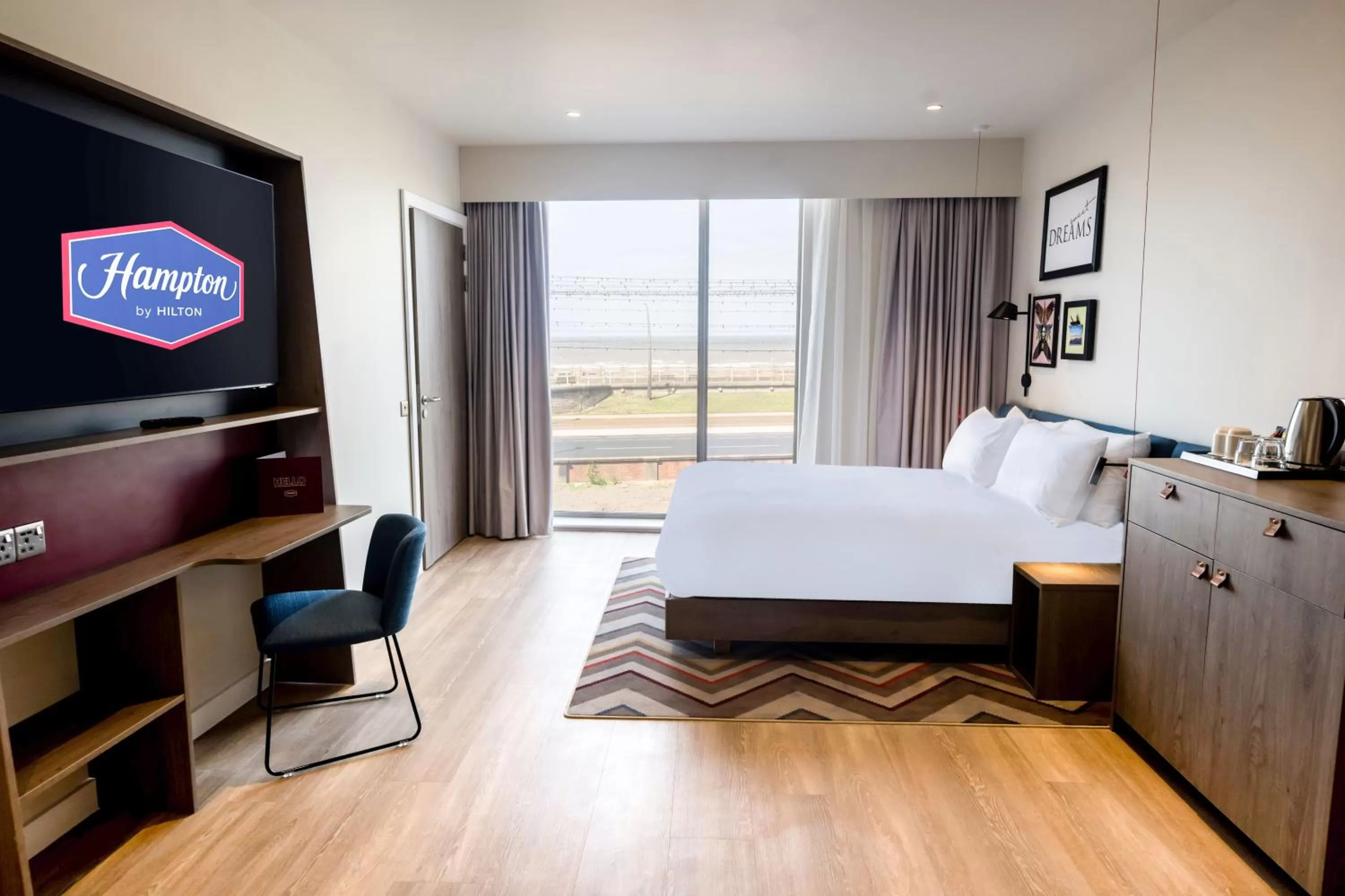 Beach, Bed in Hampton By Hilton Blackpool