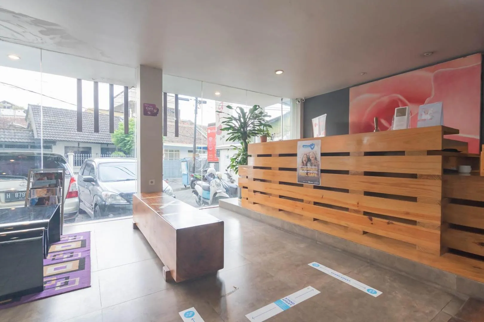 Lobby or reception in RedDoorz Plus near Asia Afrika 3