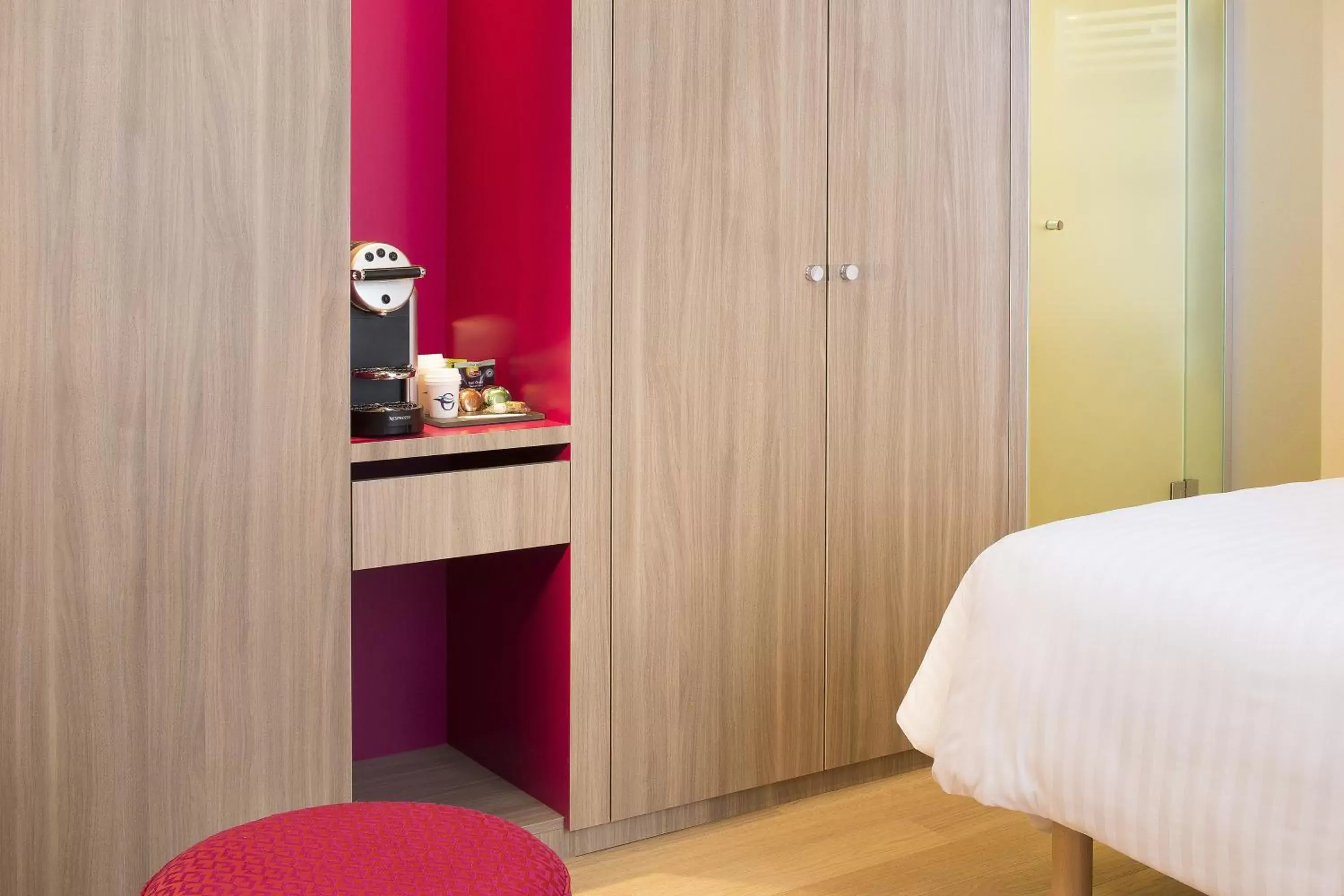 Deluxe Double Room in Oceania Rennes Deluxe Double Room in Oceania Rennes