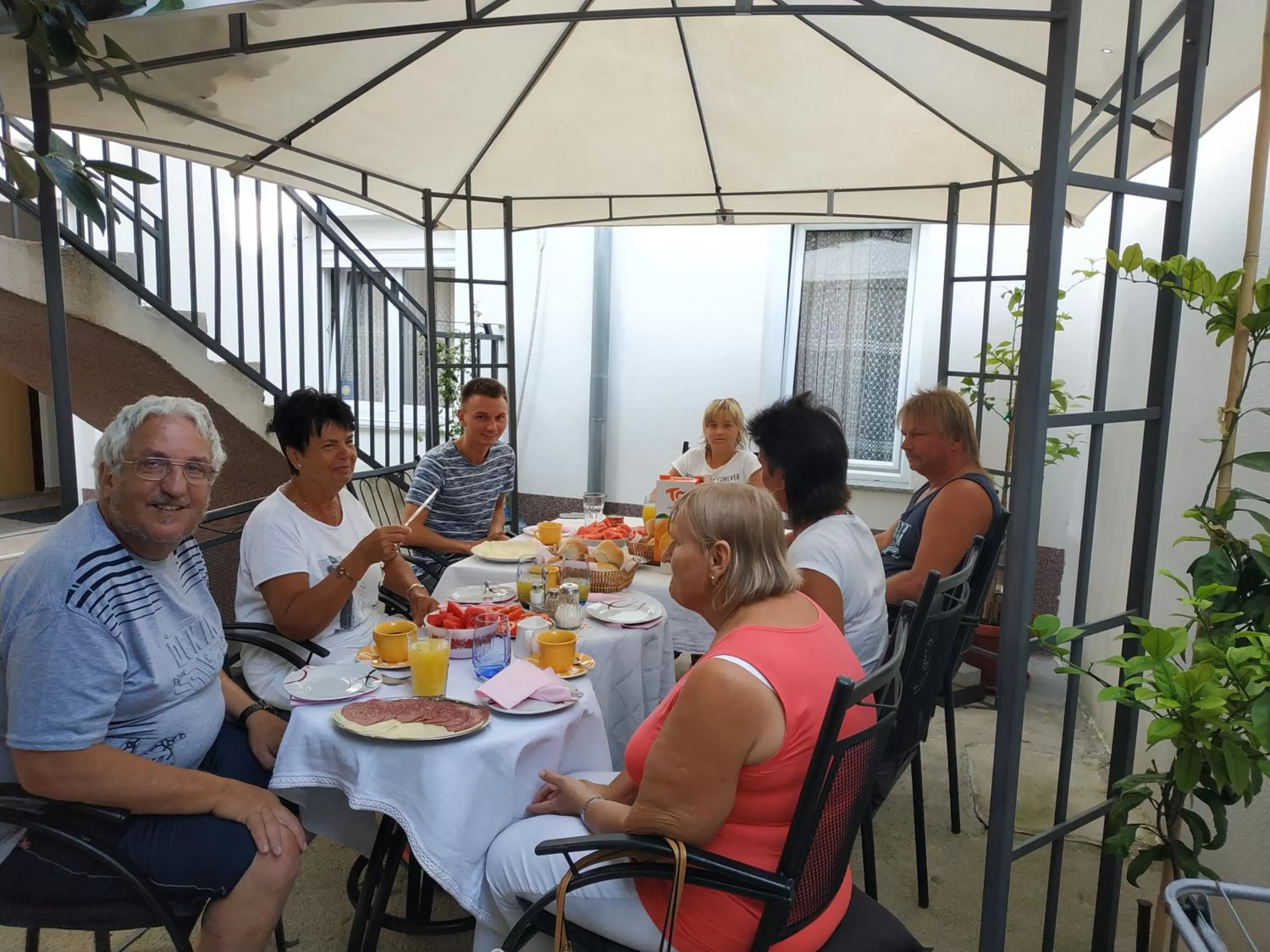 Continental breakfast, Restaurant/Places to Eat in Guest House Nana