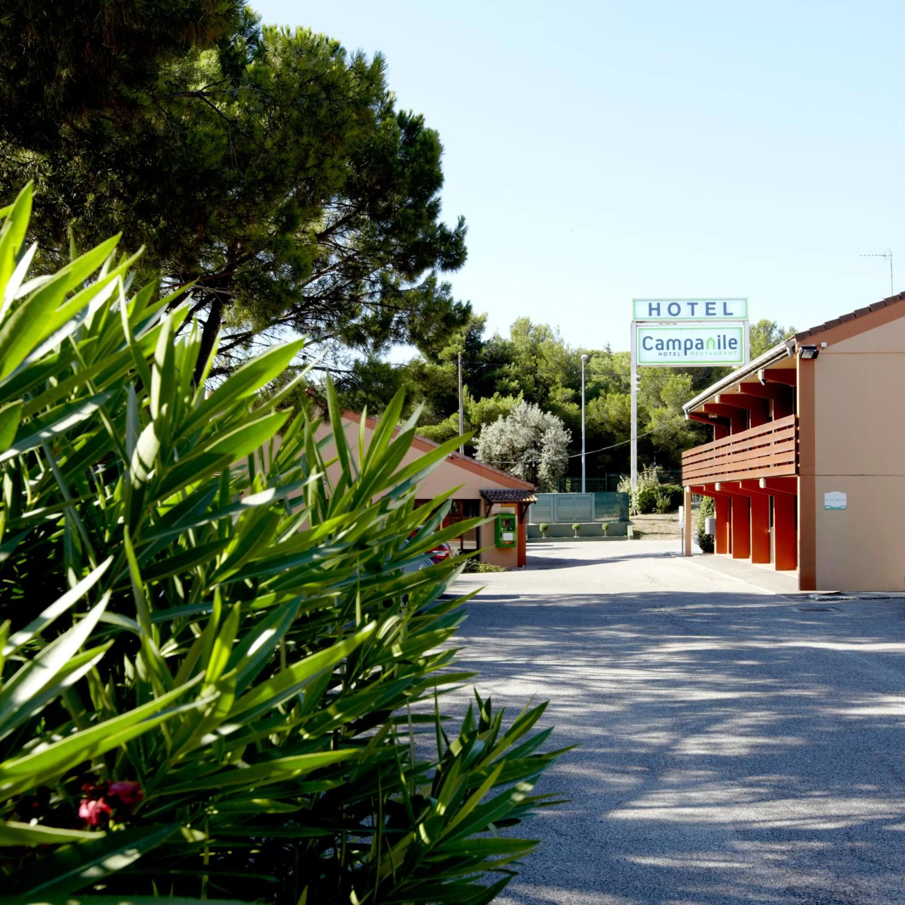 Facade/entrance in Kyriad Direct Marseille Ouest - Martigues