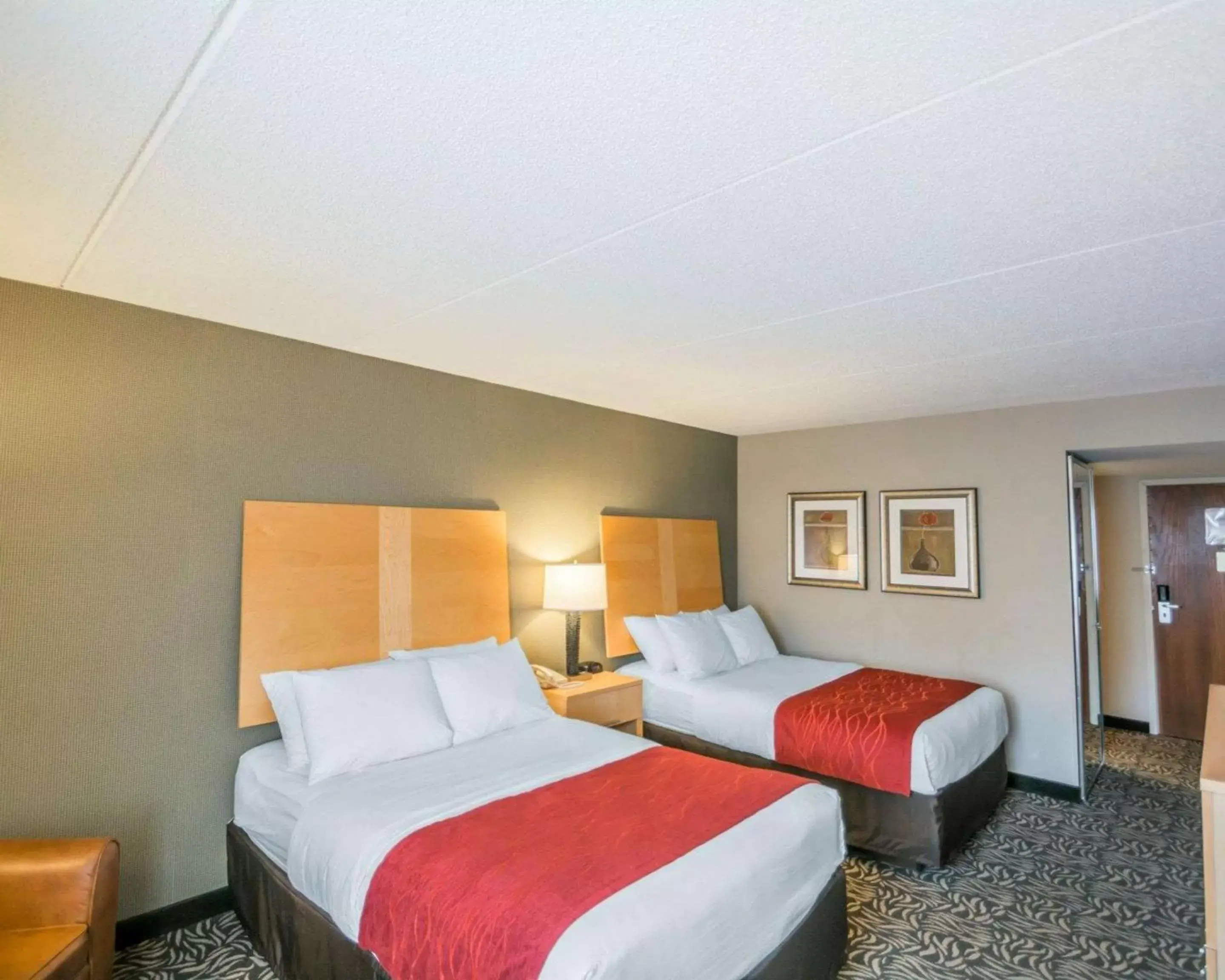 Double Room with Two Double Beds - Non-Smoking in Comfort Inn - NYS Fairgrounds Double Room with Two Double Beds - Non-Smoking in Comfort Inn - NYS Fairgrounds