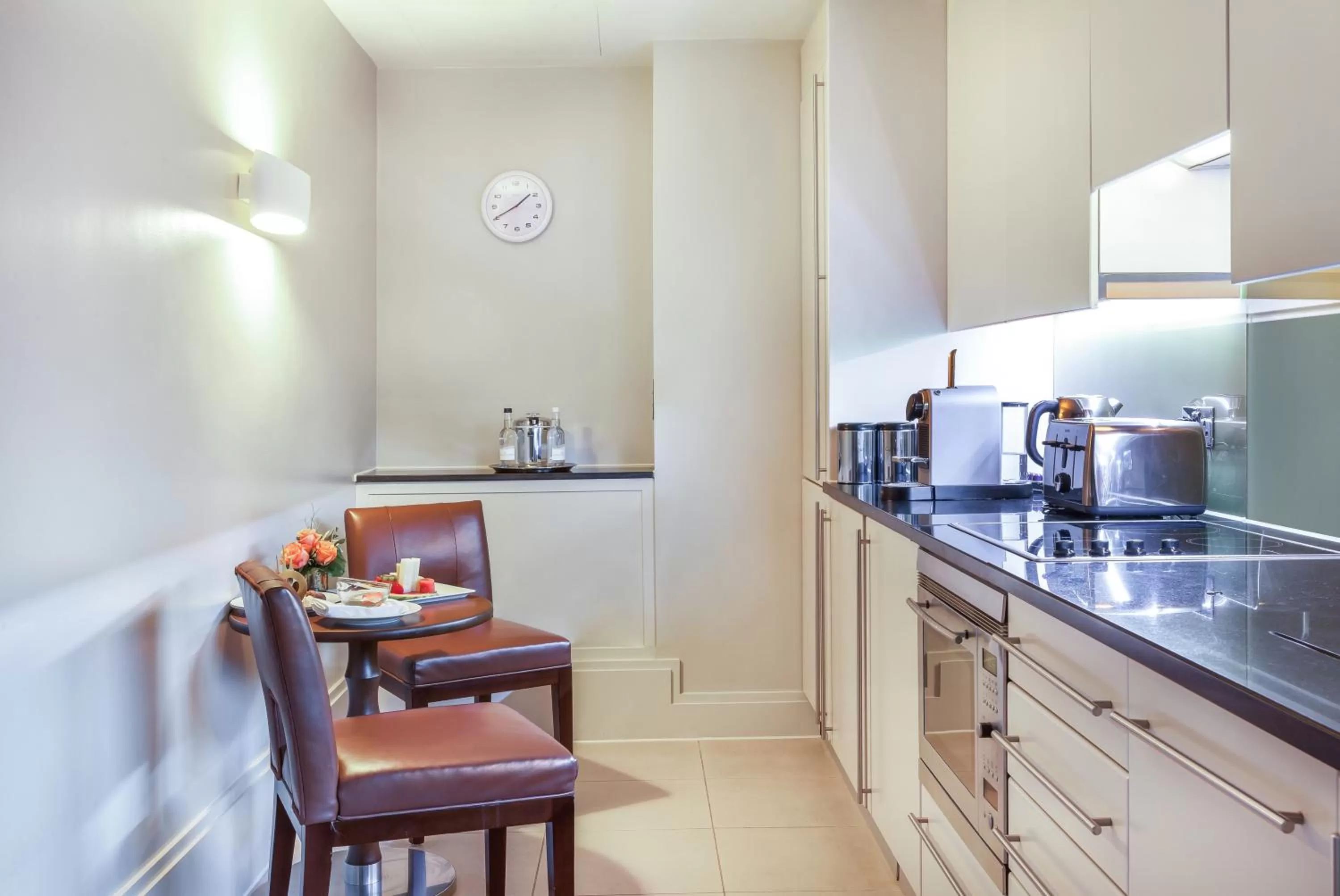 Coffee/tea facilities in Taj 51 Buckingham Gate Suites and Residences