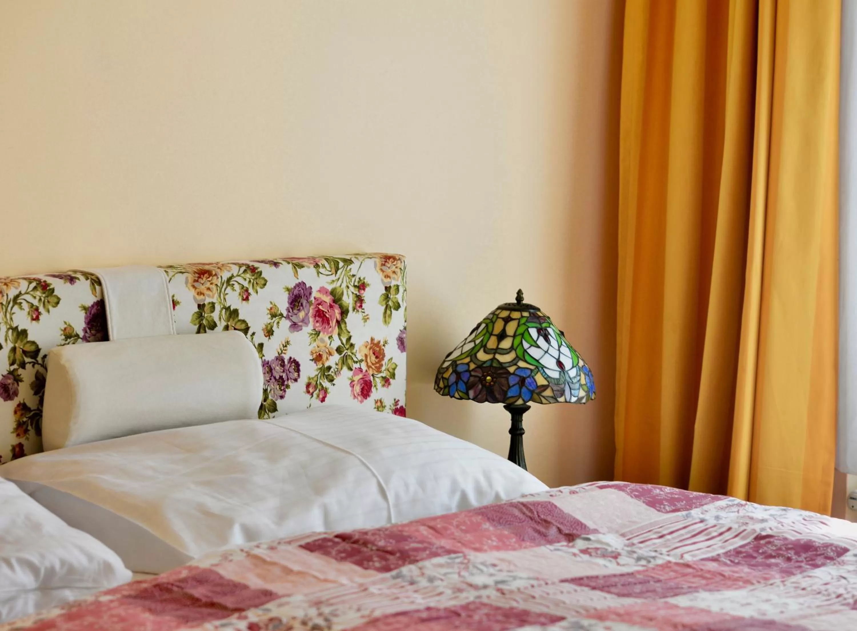 Bed in Altwienerhof Boutique Hotel