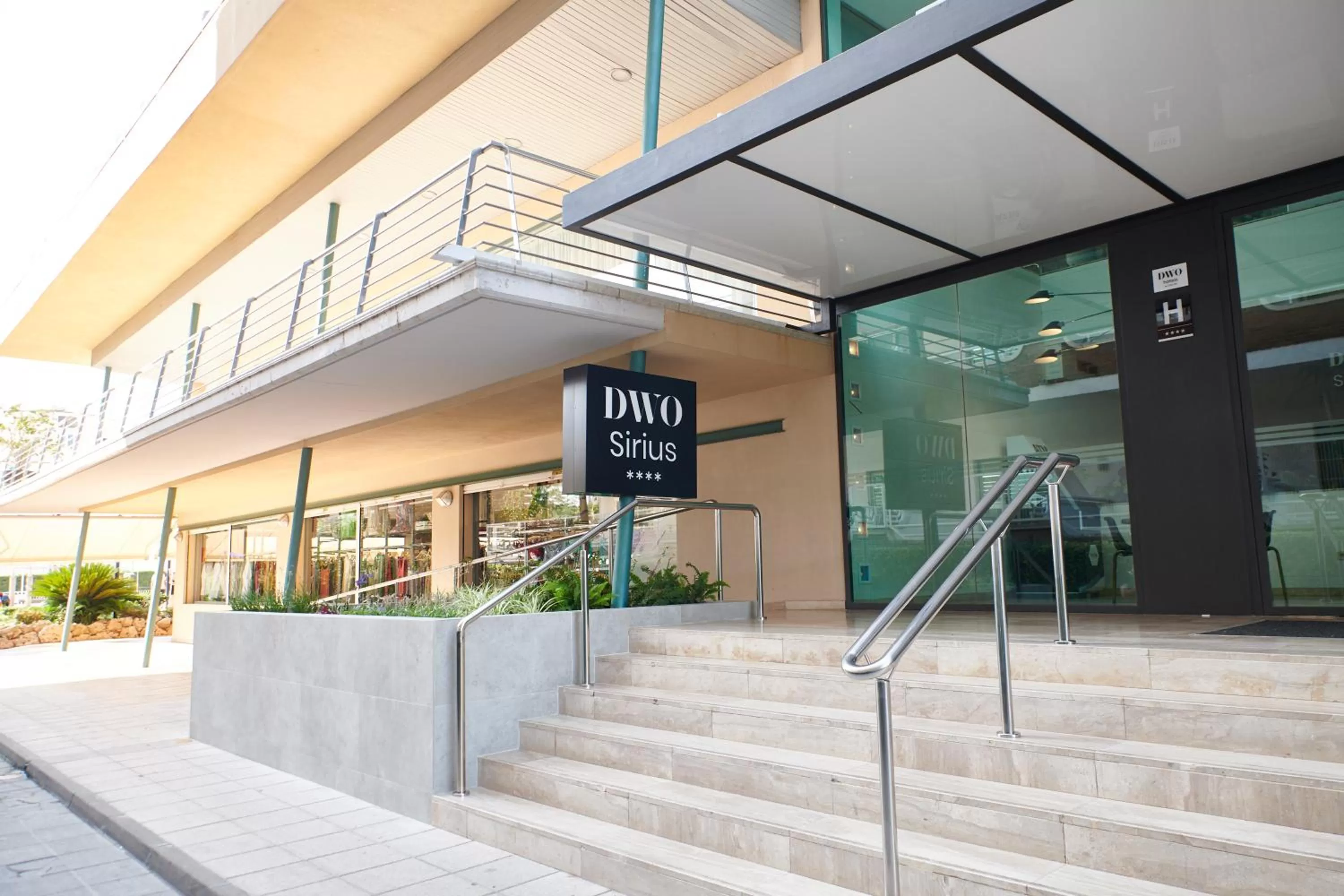 Facade/entrance in DWO Sirius