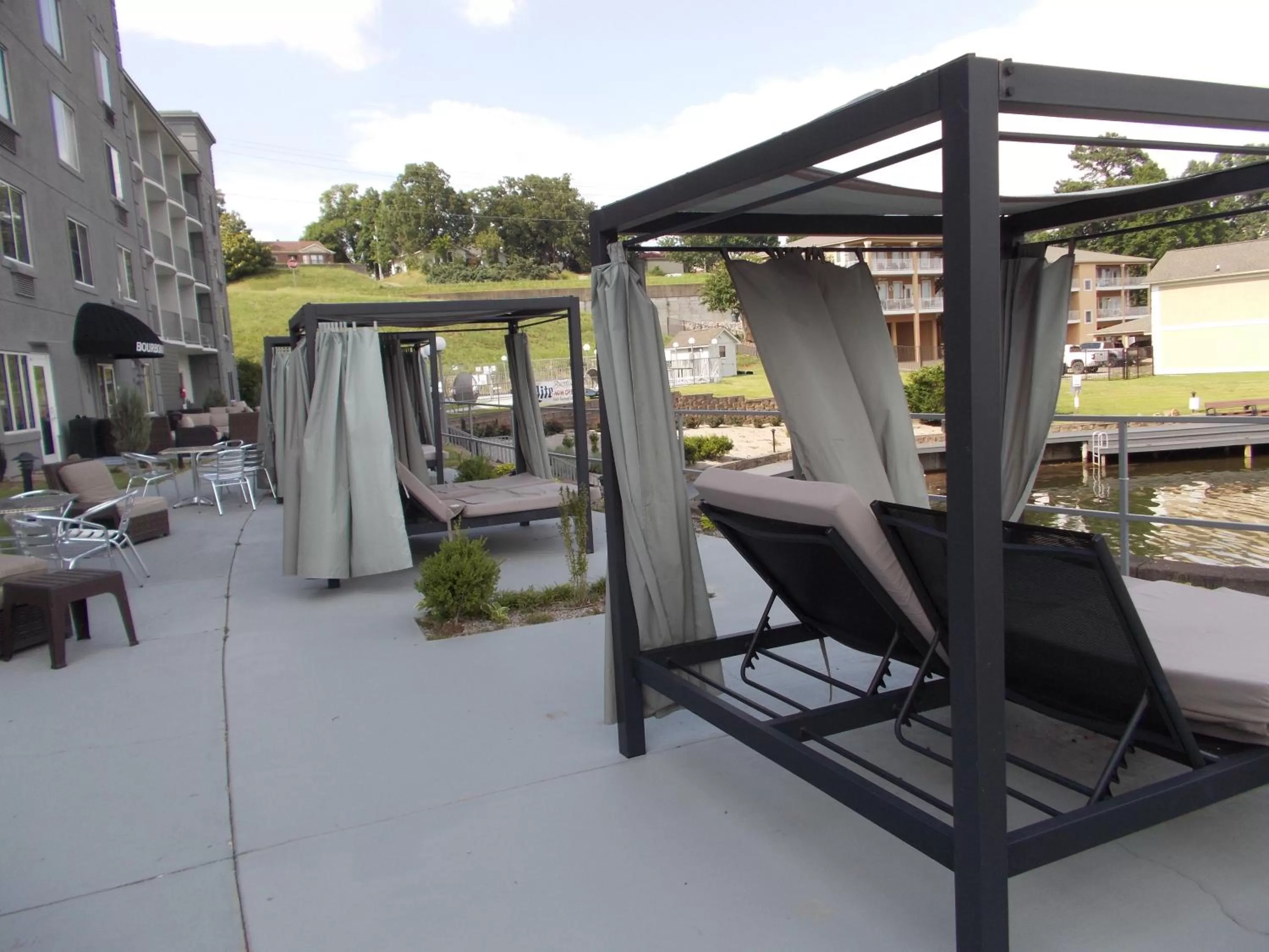 Patio in Baymont on the lake by Wyndham Hot Springs