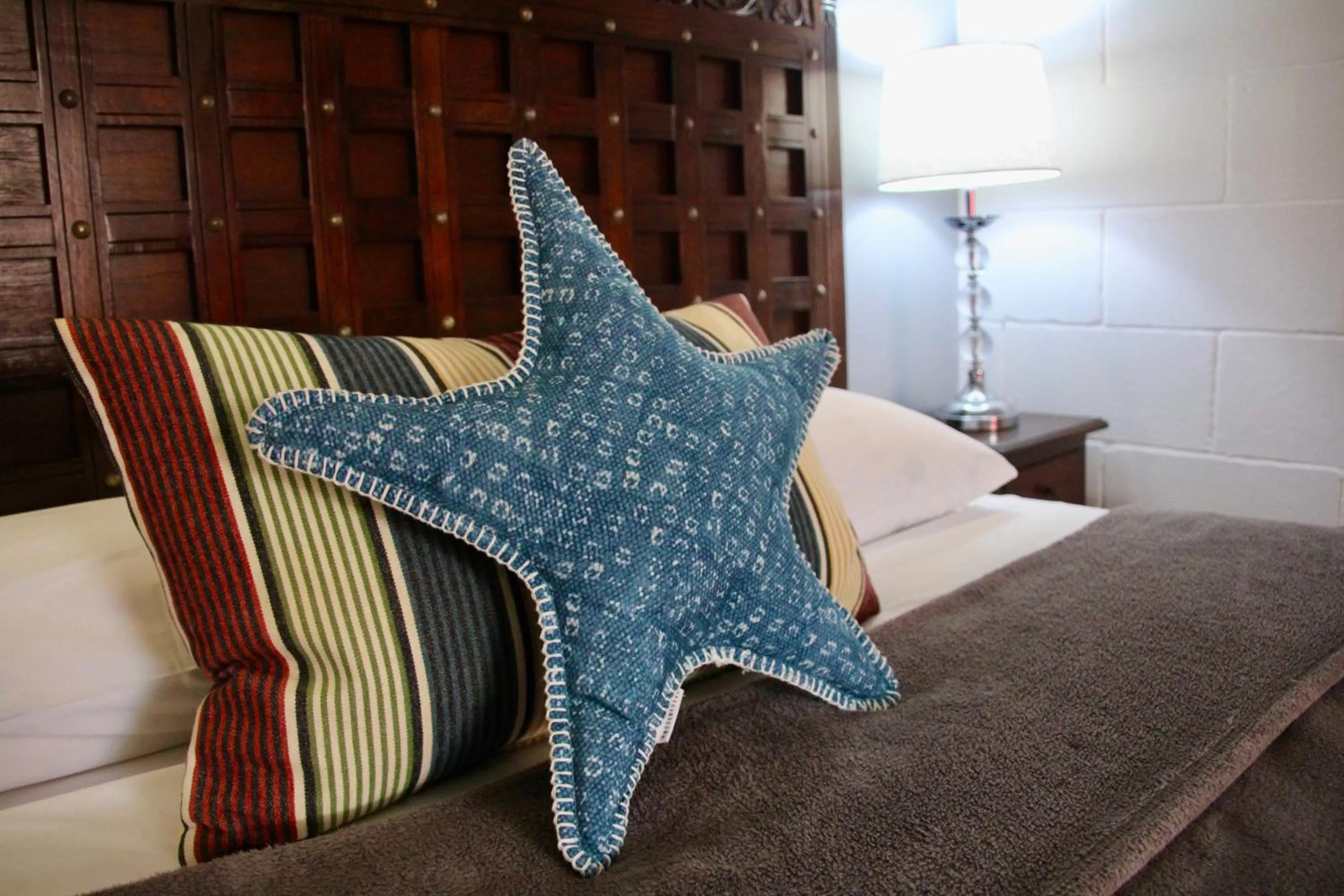 Decorative detail, Bed in Hideaway Noosa Men Only Beach Resort