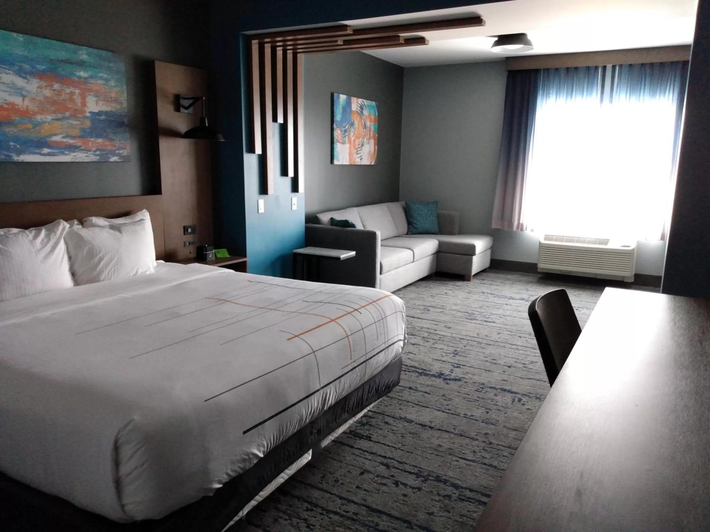 Bedroom, Bed in La Quinta Inn & Suites by Wyndham Bardstown