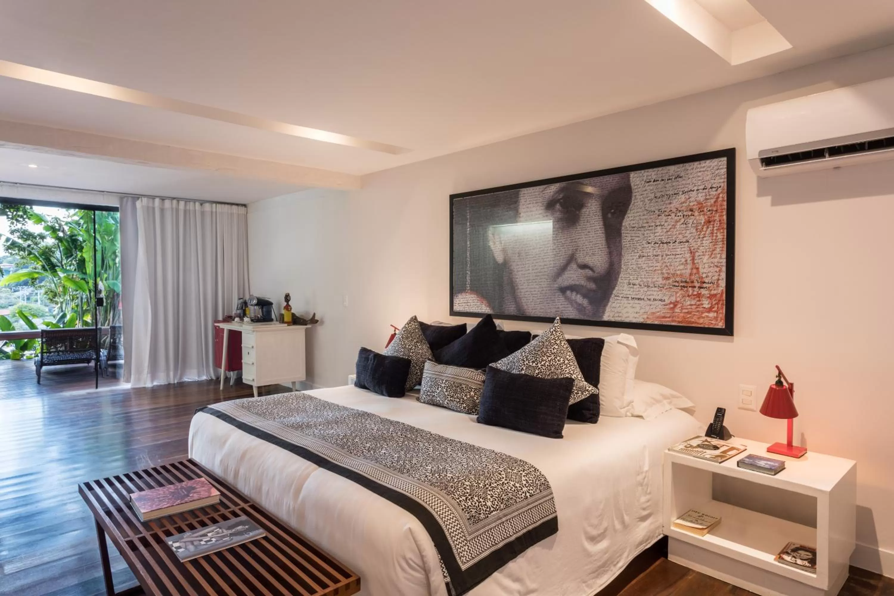 Bed in Insólito Boutique Hotel & Spa