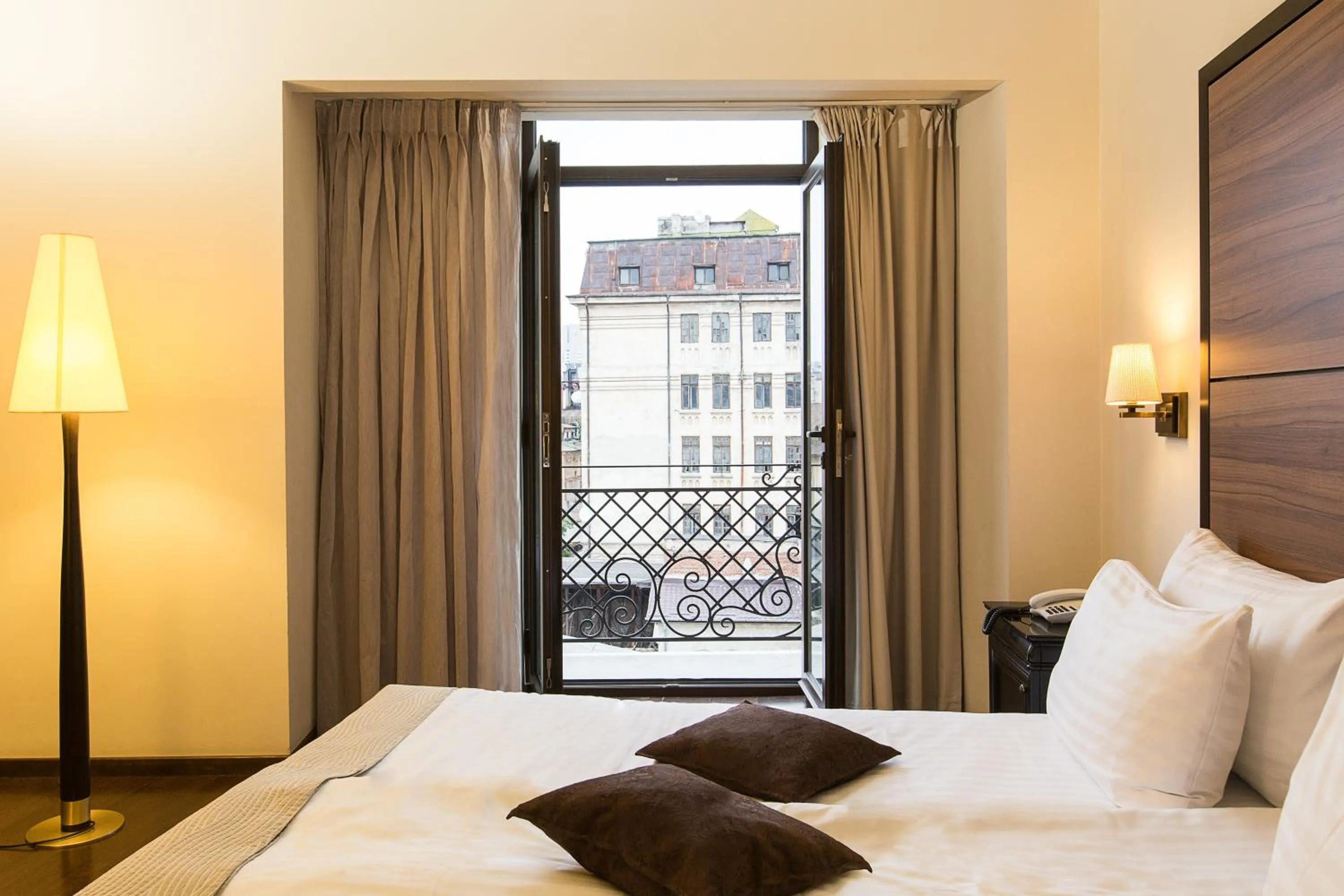 Bed in Europa Royale Bucharest