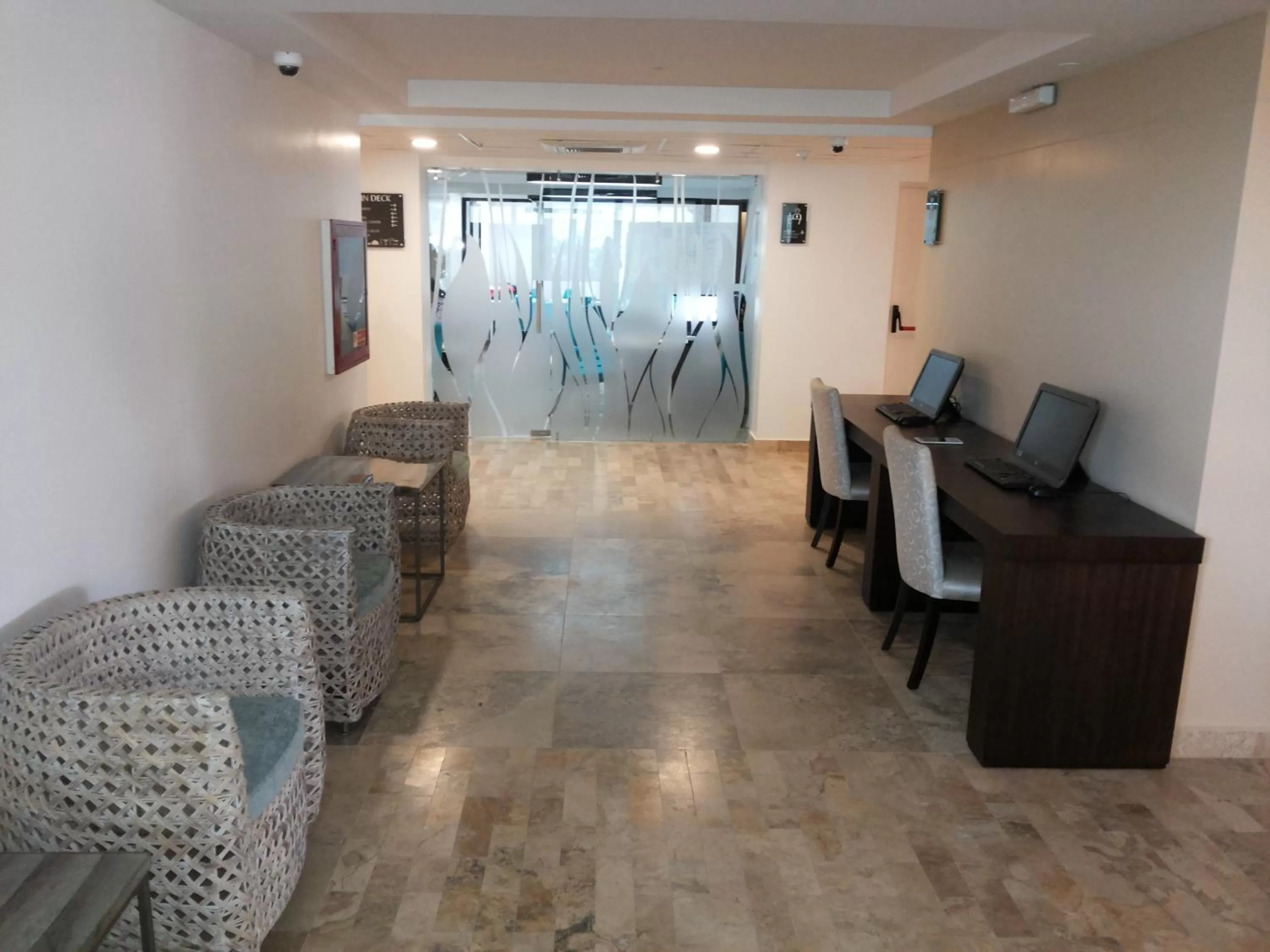 Business facilities in Hotel Poseidon