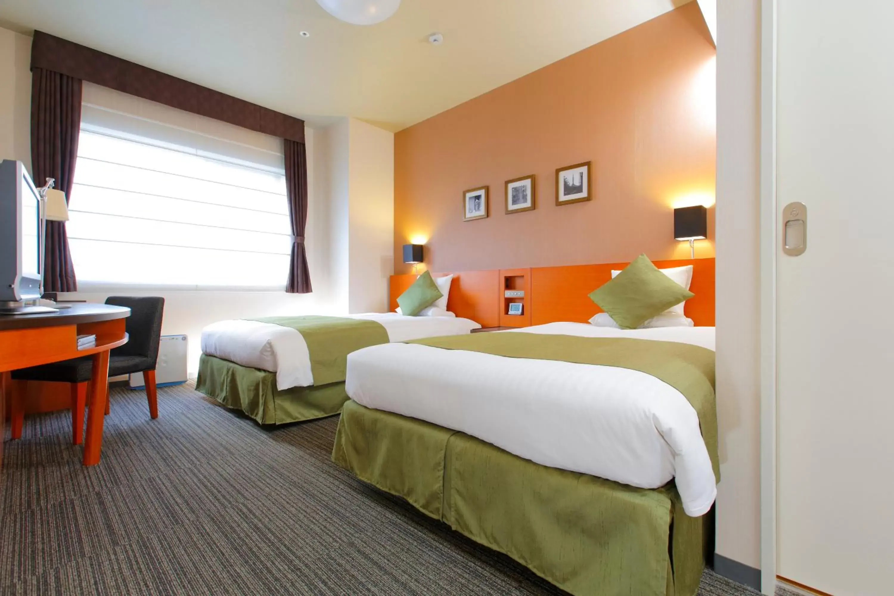 Universal Twin Room - Non-Smoking in HOTEL MYSTAYS Kyoto Shijo Universal Twin Room - Non-Smoking in HOTEL MYSTAYS Kyoto Shijo