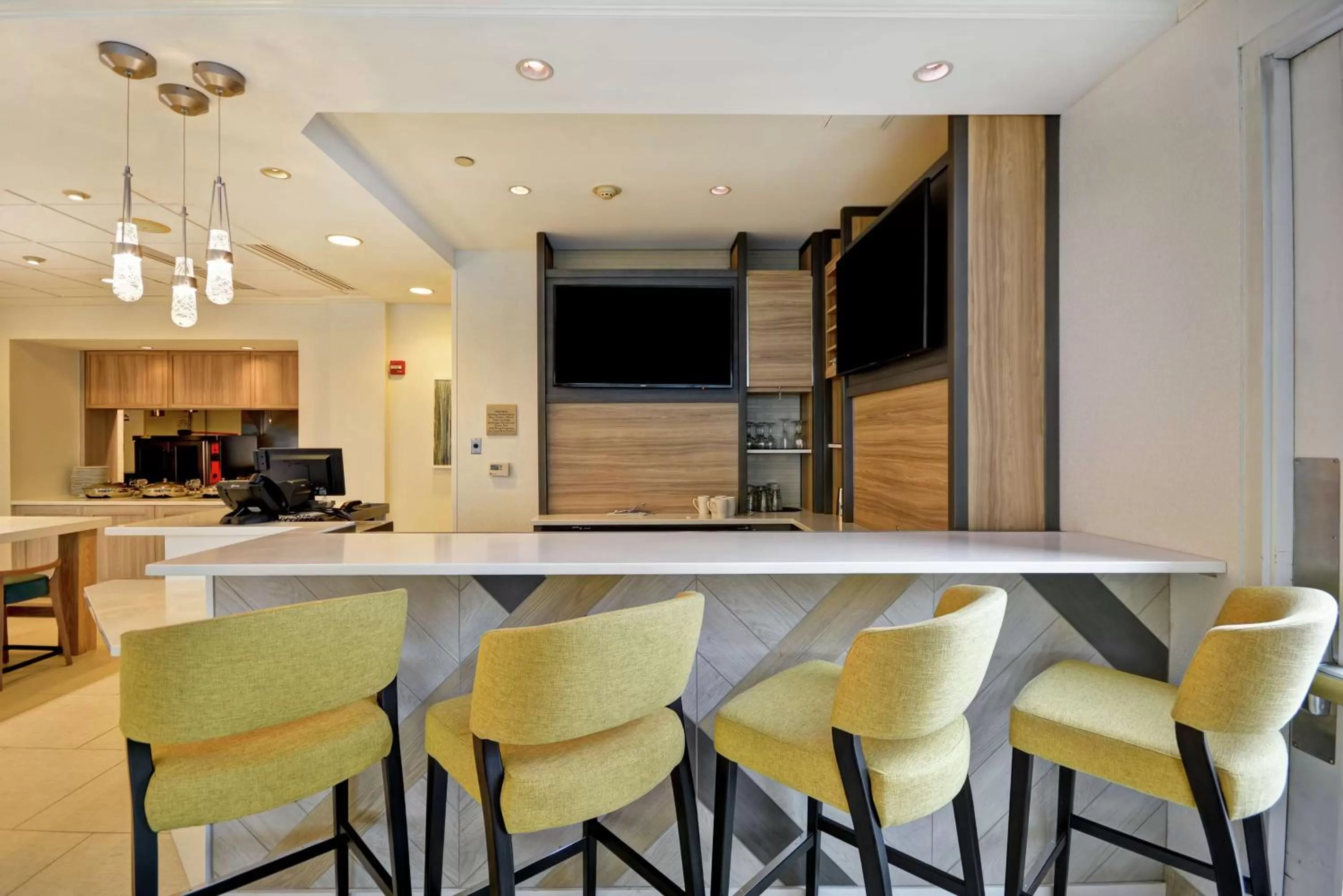 Restaurant/places to eat in Hilton Garden Inn Ridgefield Park