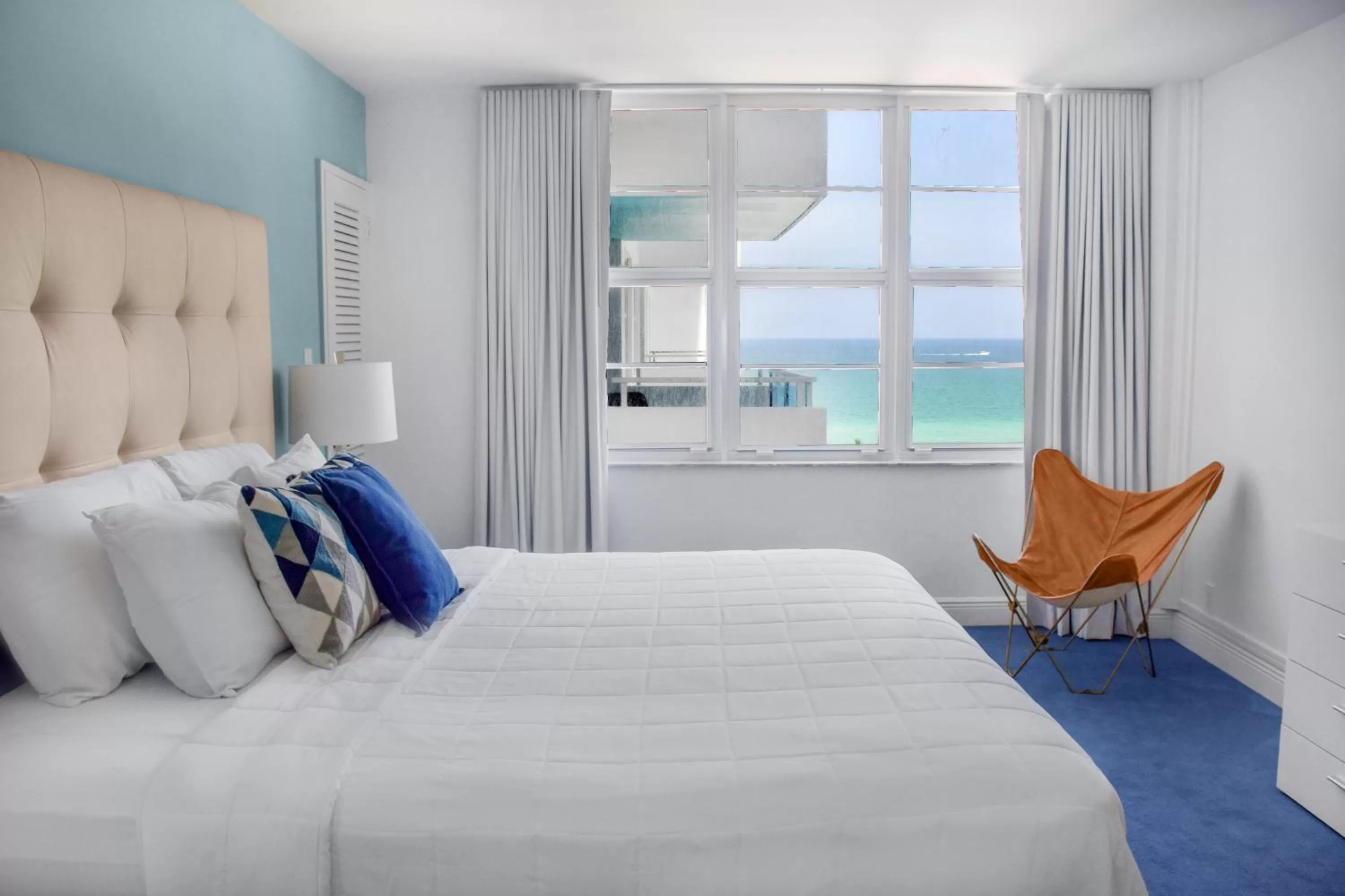 Bedroom, Bed in Seacoast Suites on Miami Beach