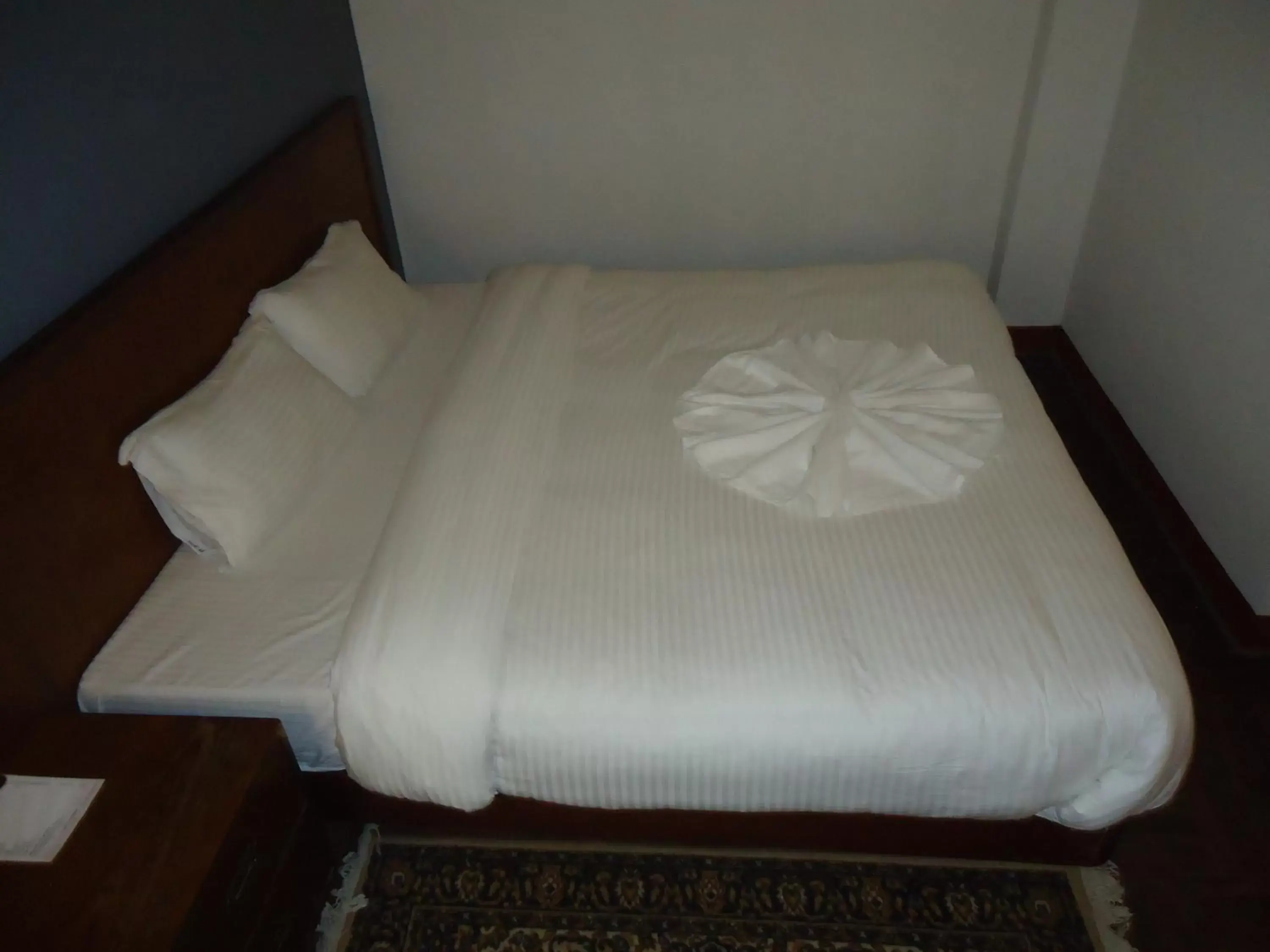 Deluxe Single Room - single occupancy in Hotel Earth House Deluxe Single Room - single occupancy in Hotel Earth House