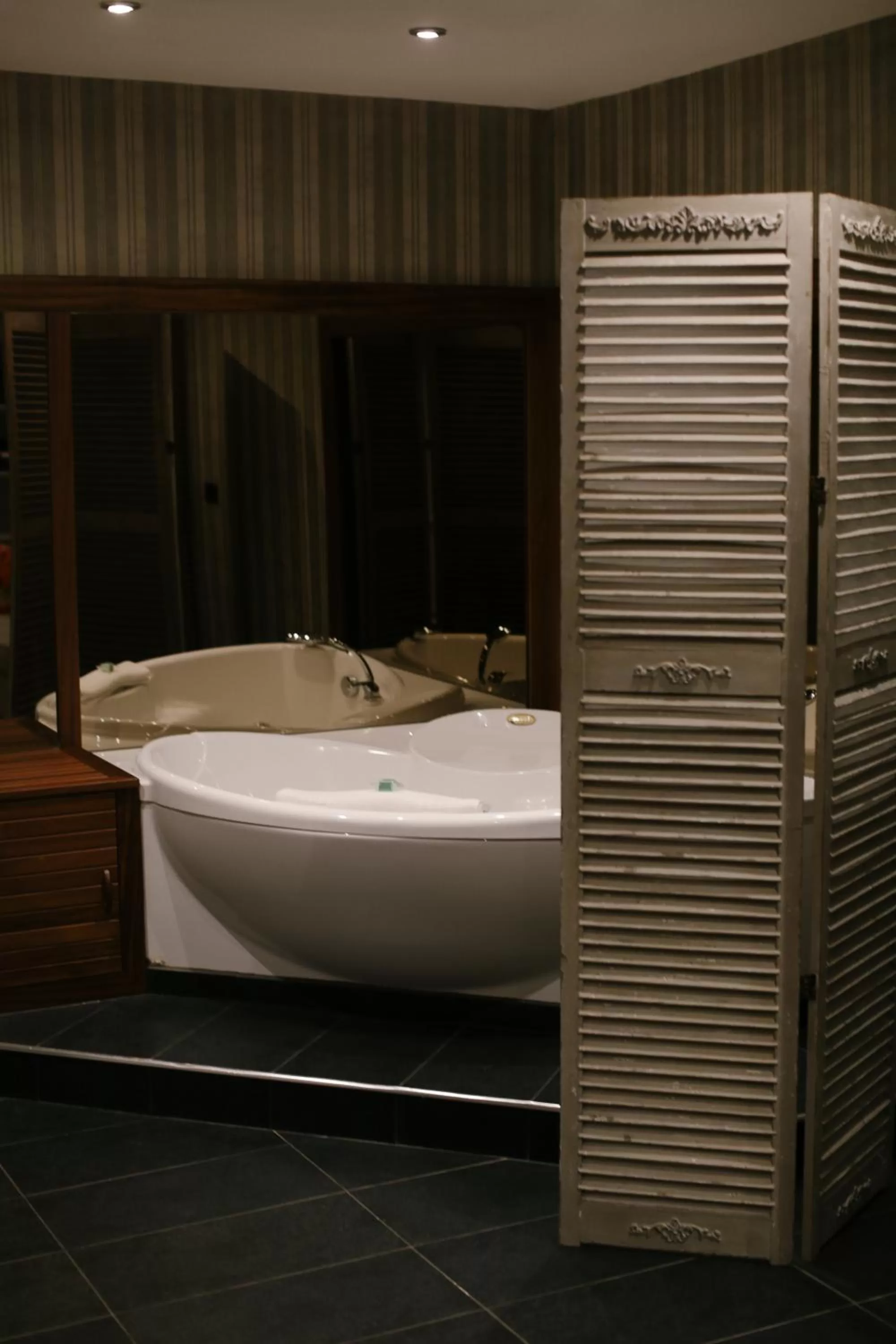 Hot Tub in Nira Caledonia