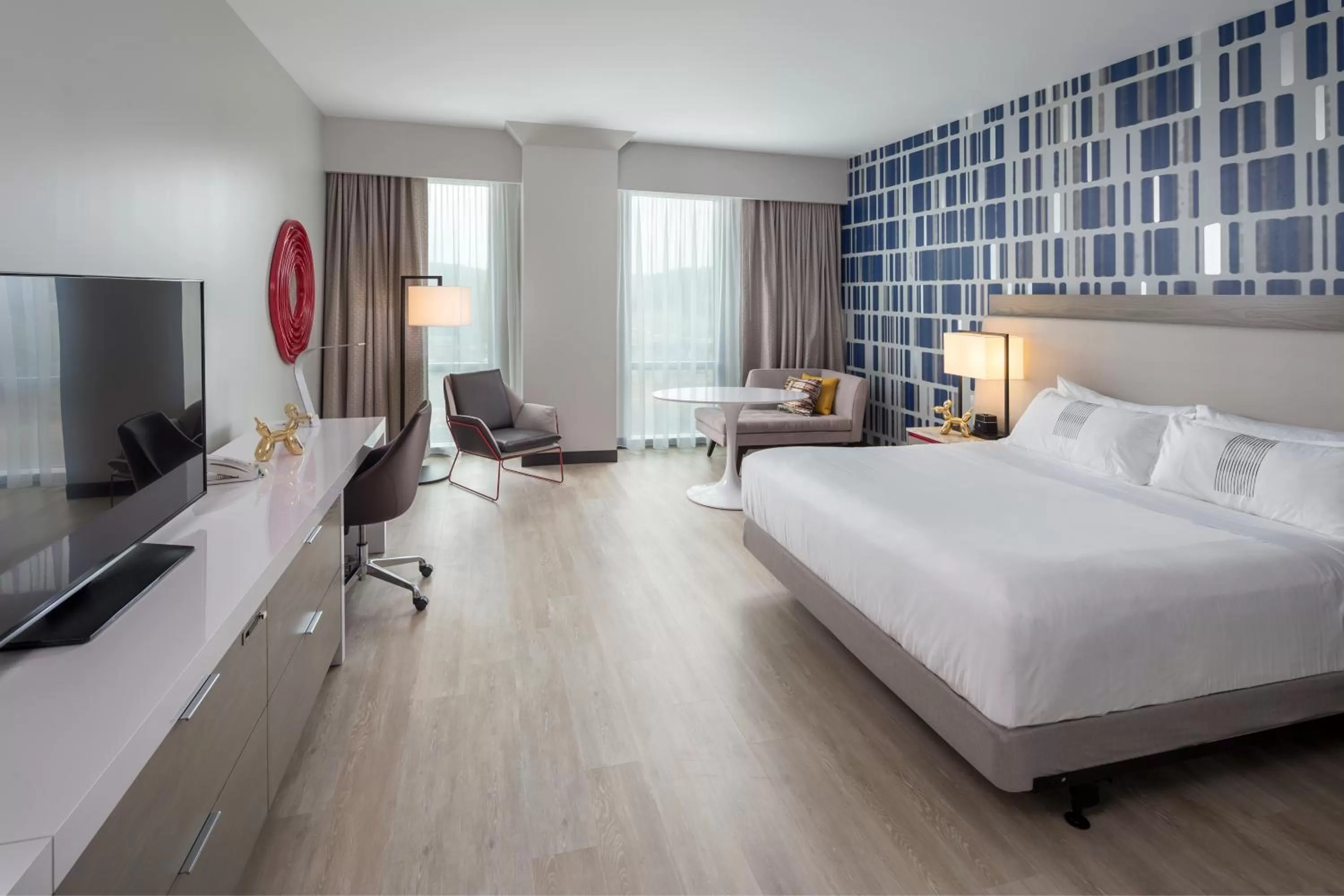 Bedroom, Bed in The Summit Hotel