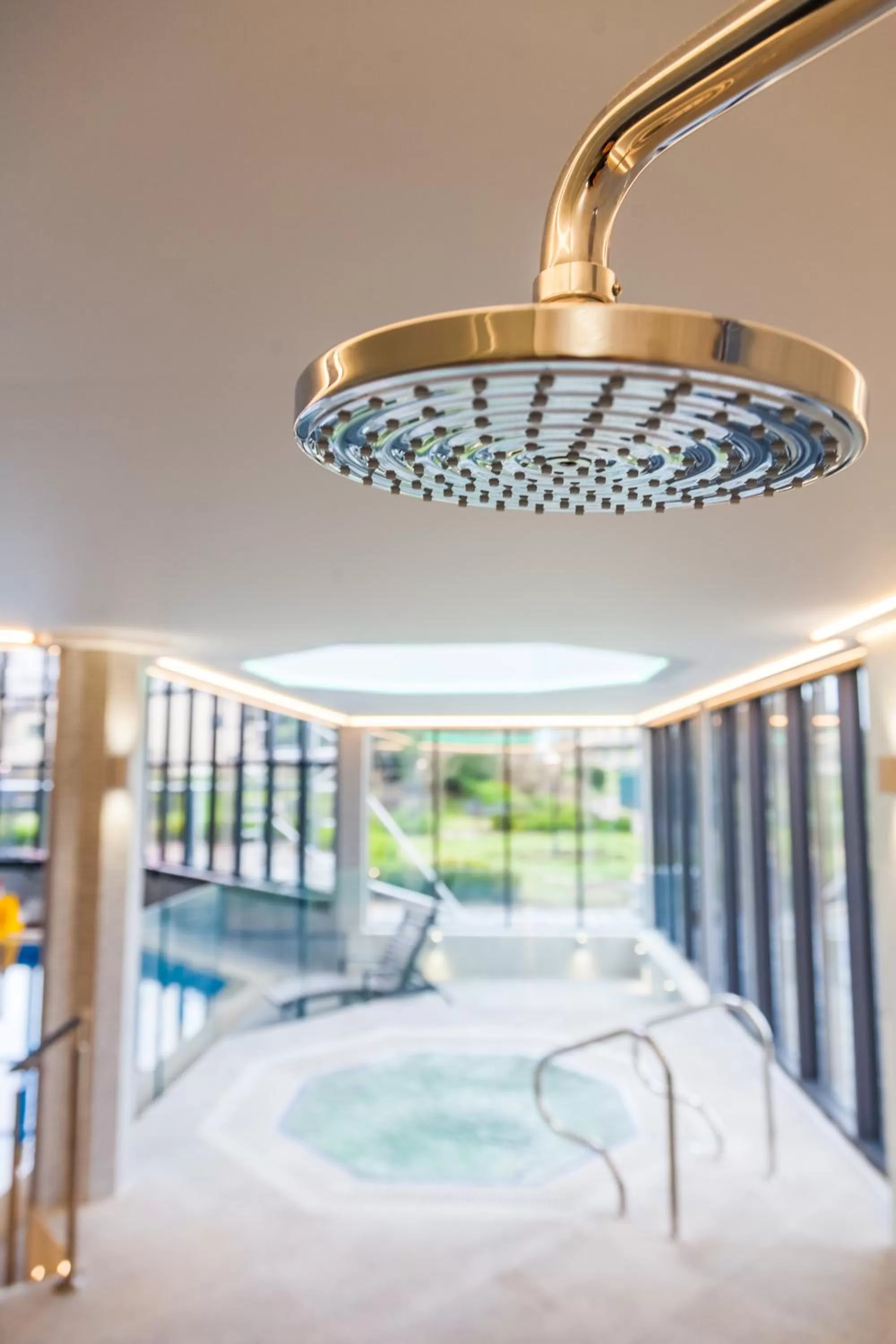 Shower in Swindon Blunsdon House Hotel, BW Premier Collection