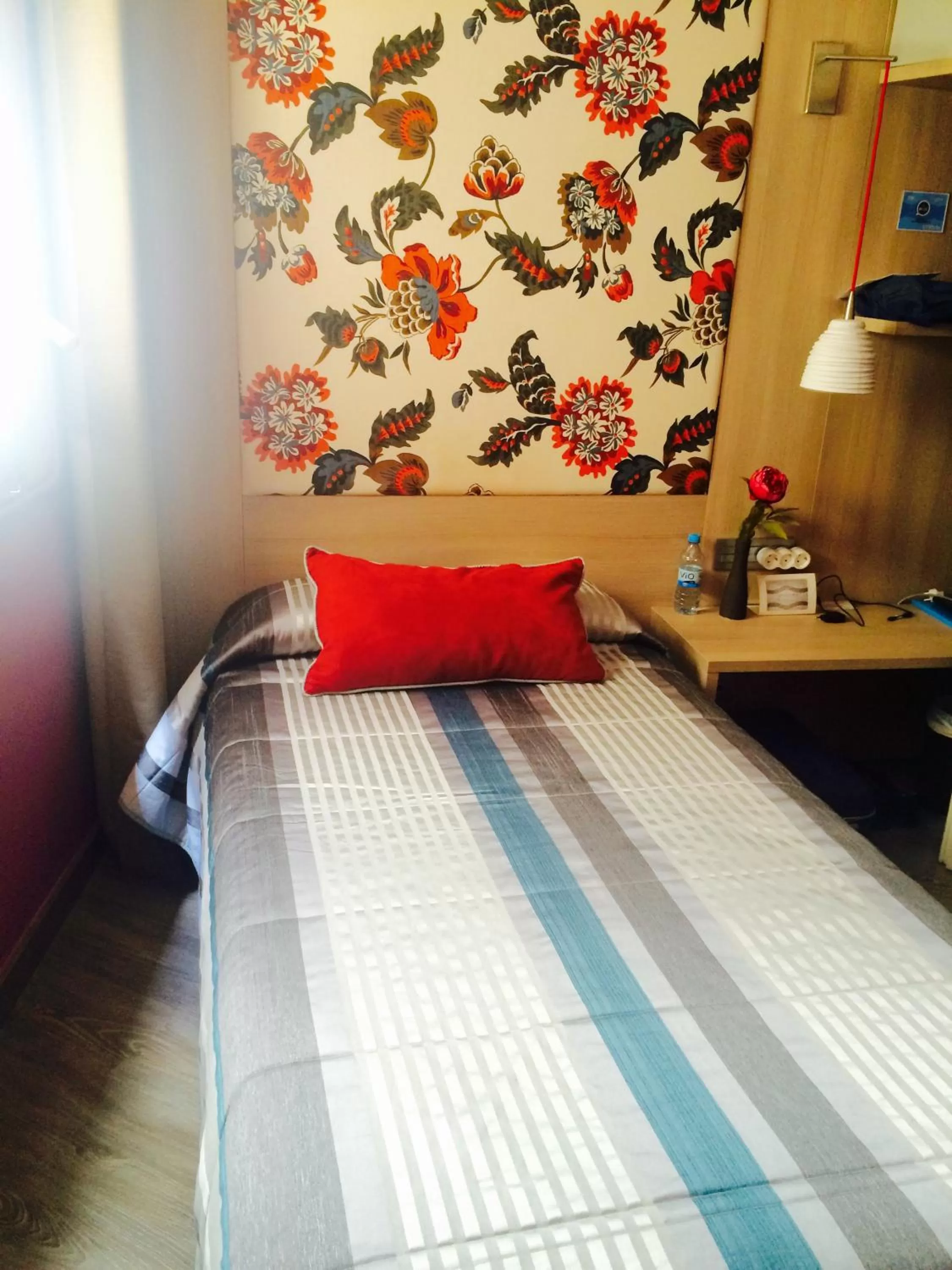 Bed in Hotel Ginebra