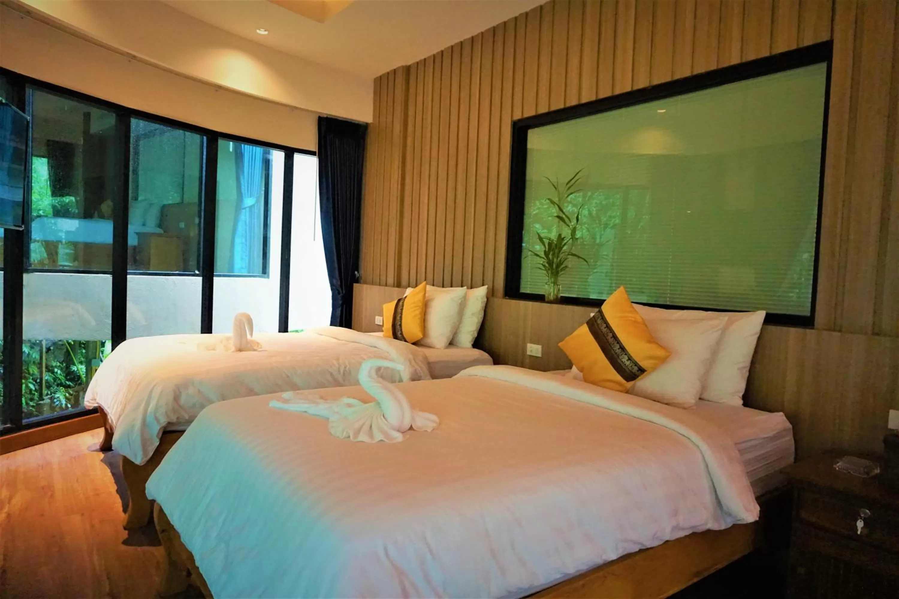 Photo of the whole room in Rock and Tree House Resort