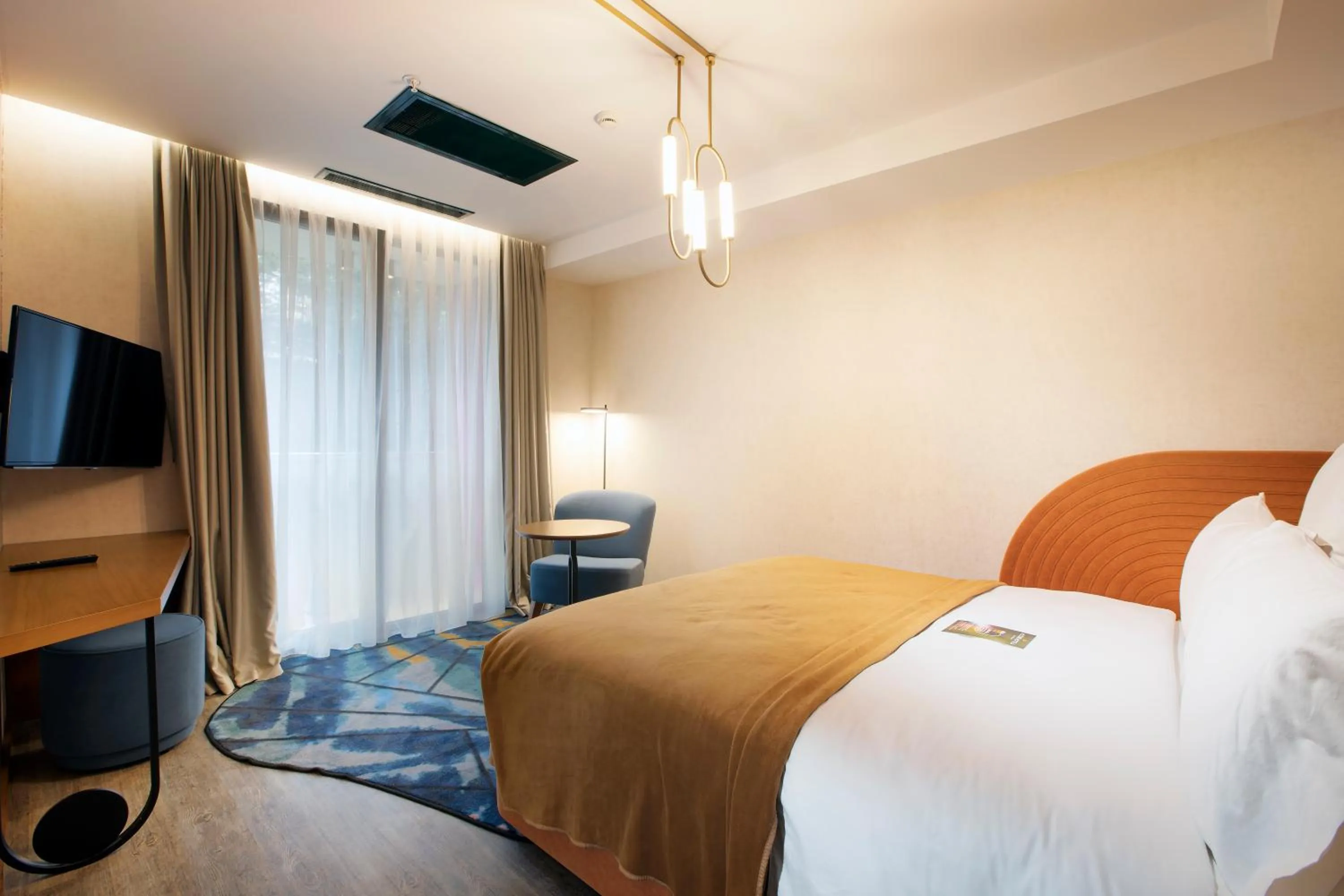 Bed in Mercure Istanbul Bakirkoy