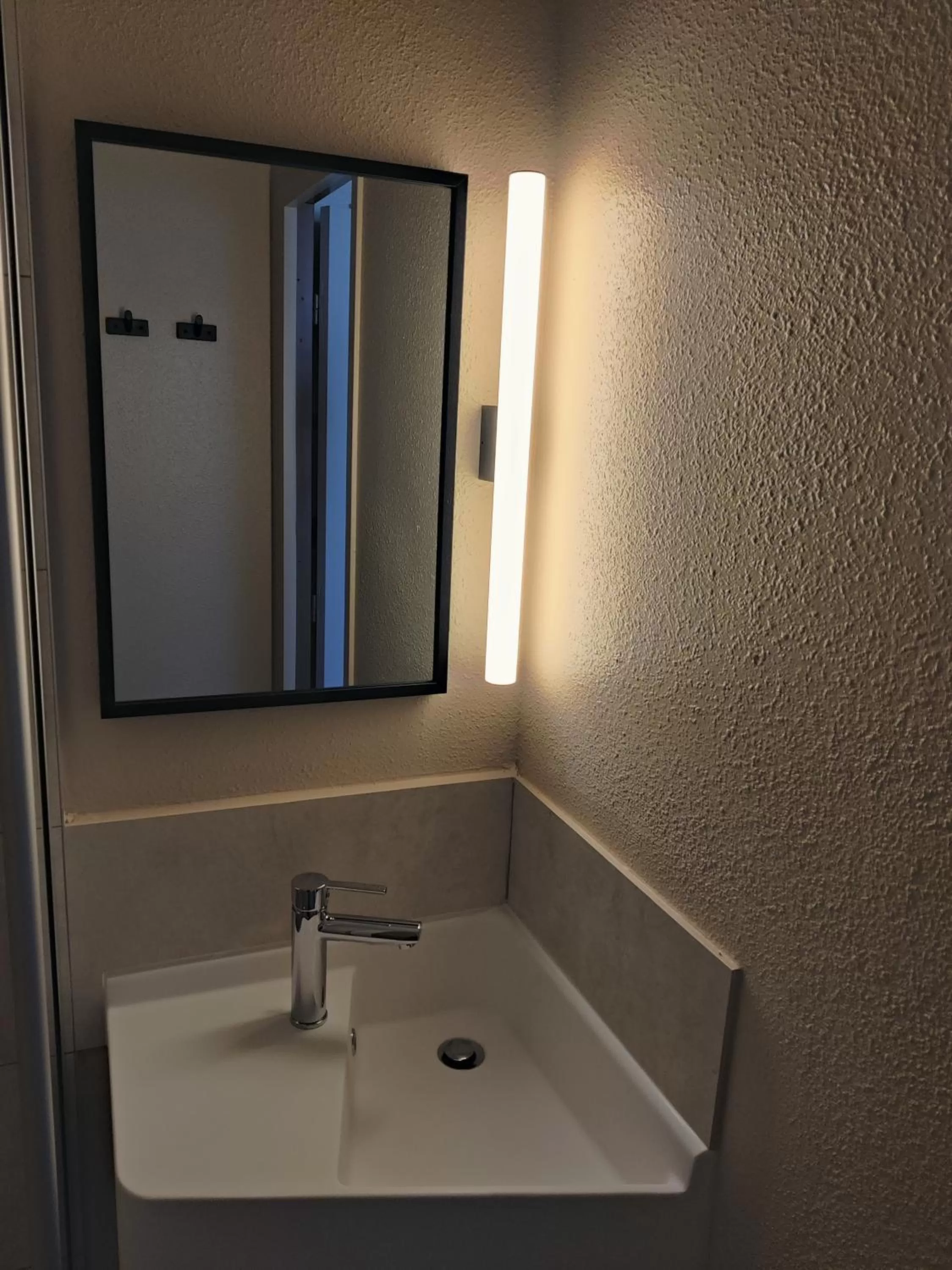 Bathroom in B&B HOTEL La Rochelle Centre Les Minimes