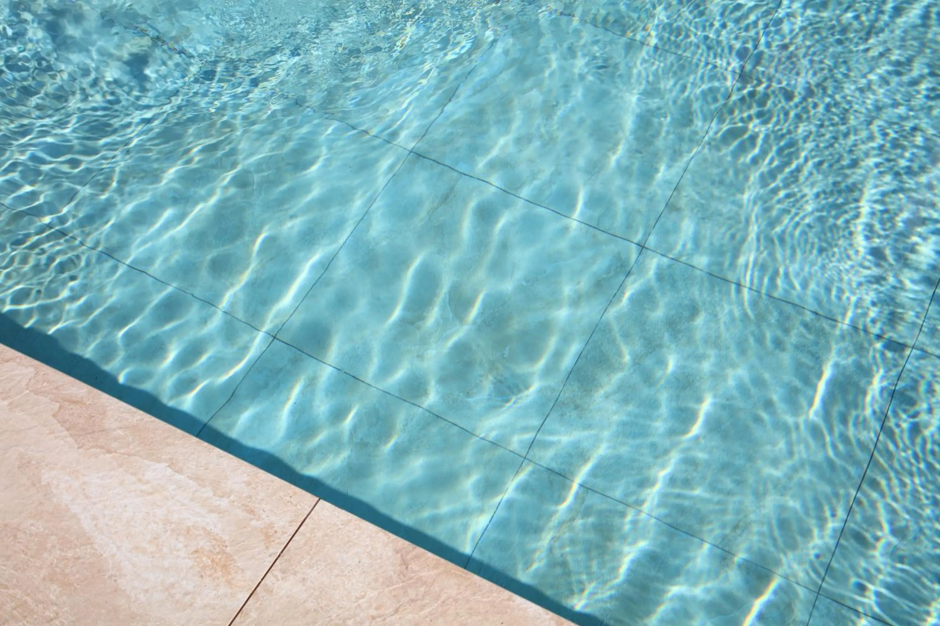 Swimming pool in Hotel Clumba