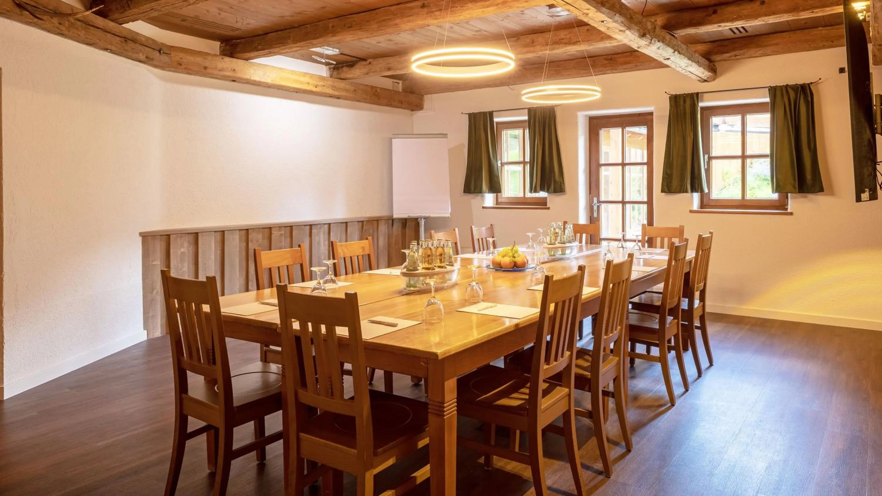 Meeting/conference room in Das Bergmayr - Chiemgauer Alpenhotel