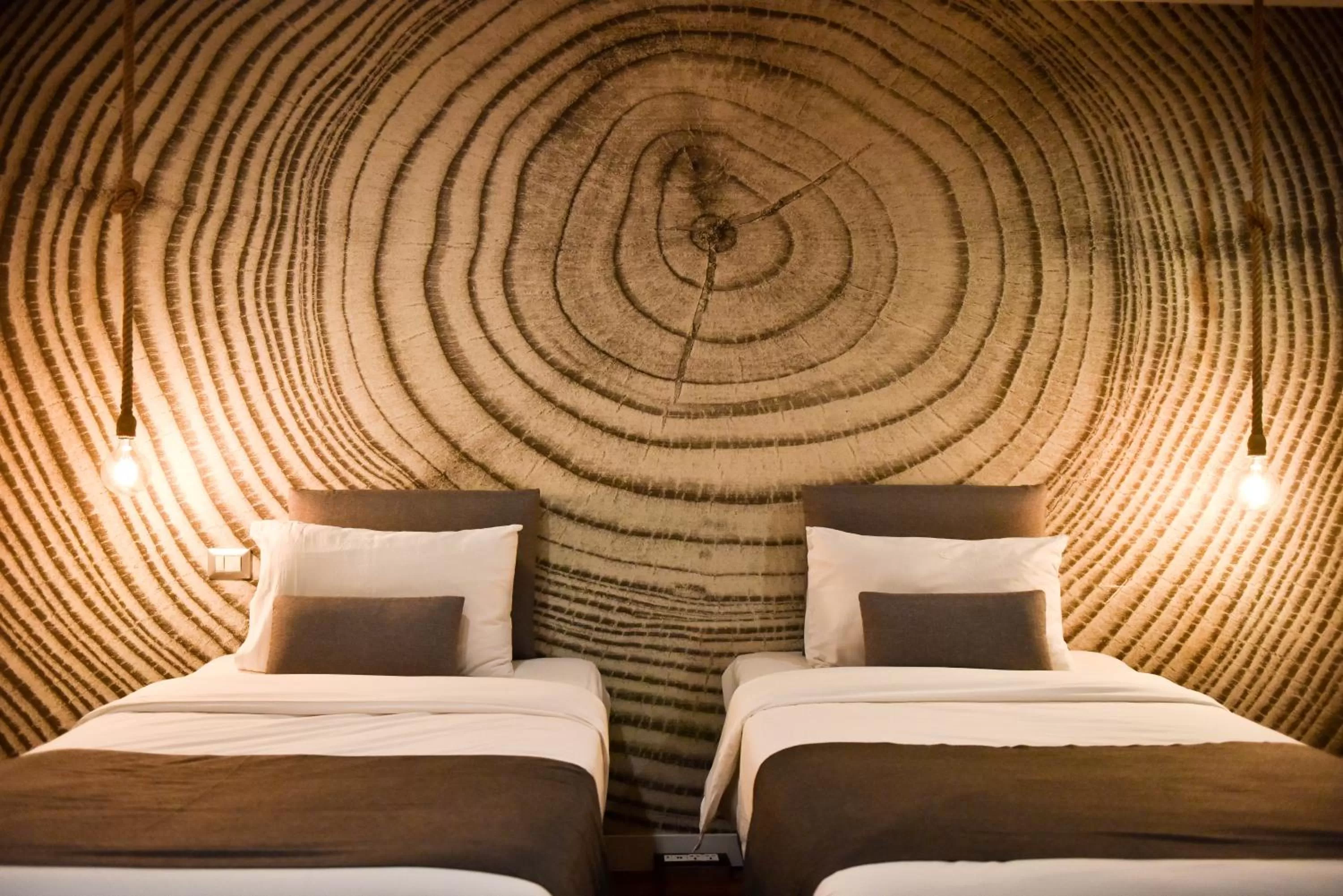 Bed in Benviar Tonson Residence