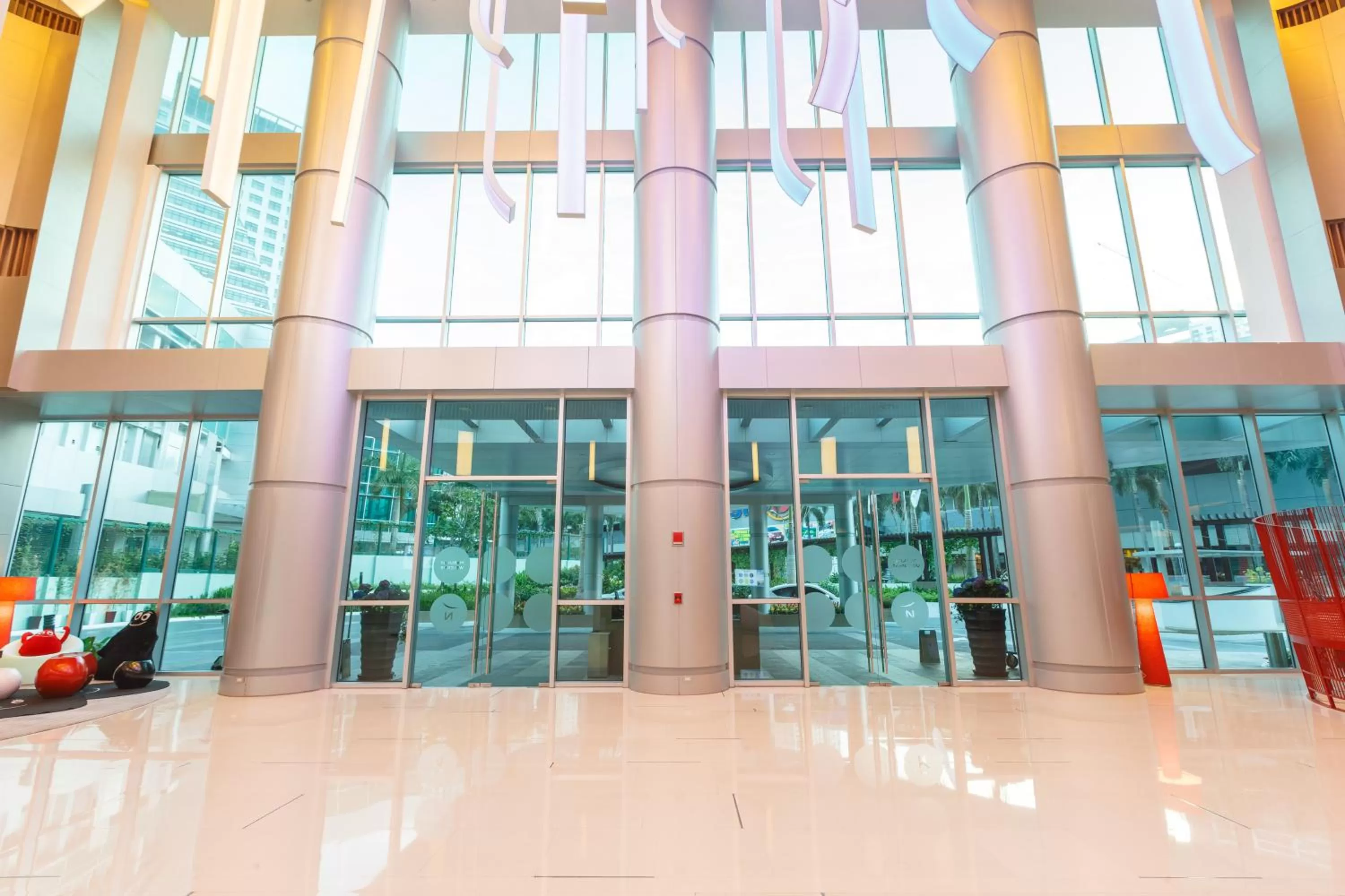 Lobby or reception in Novotel Manila Araneta City Hotel