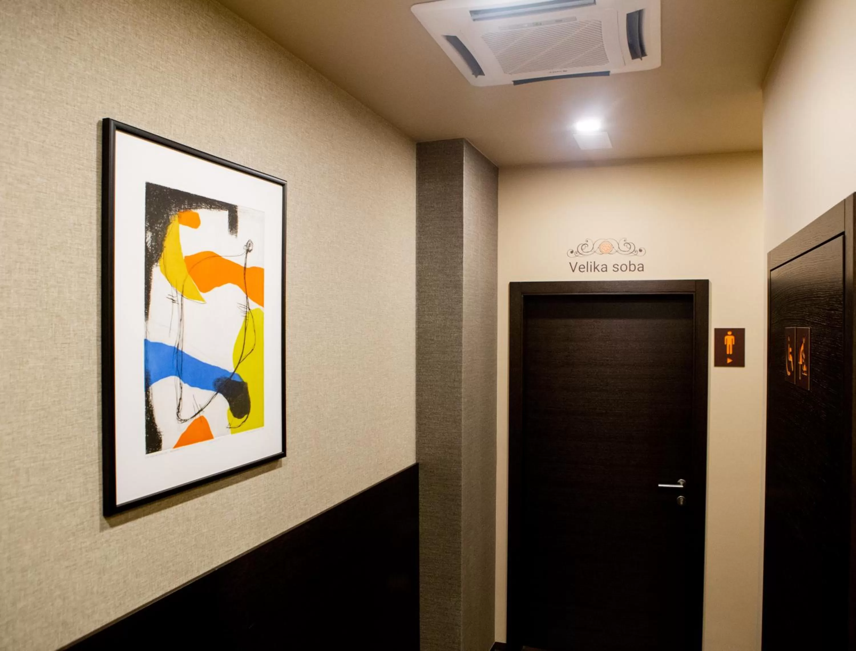 Logo/Certificate/Sign in Hotel Pomaranča