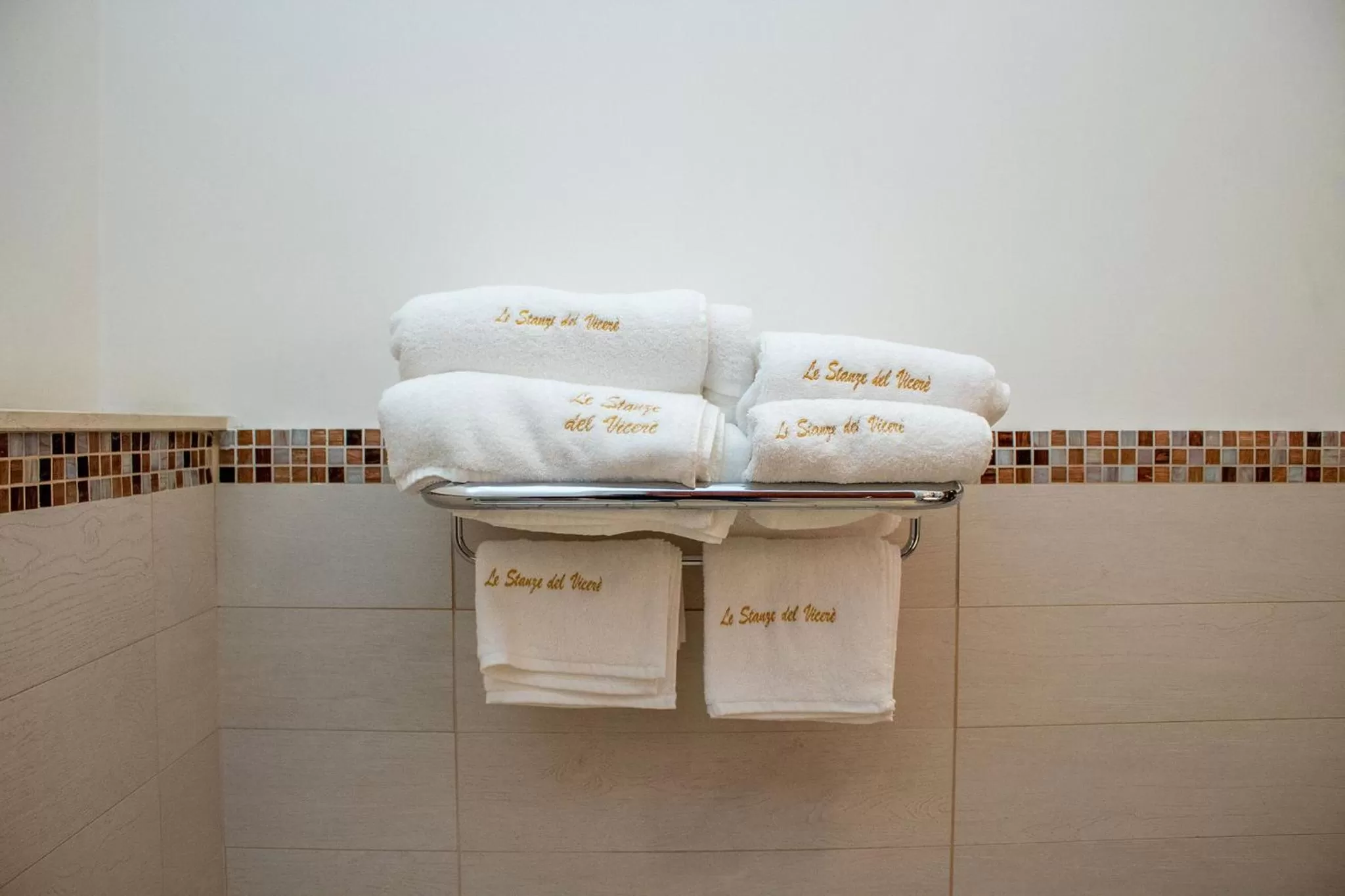 towels in Le Stanze Del Vicerè Boutique Hotel