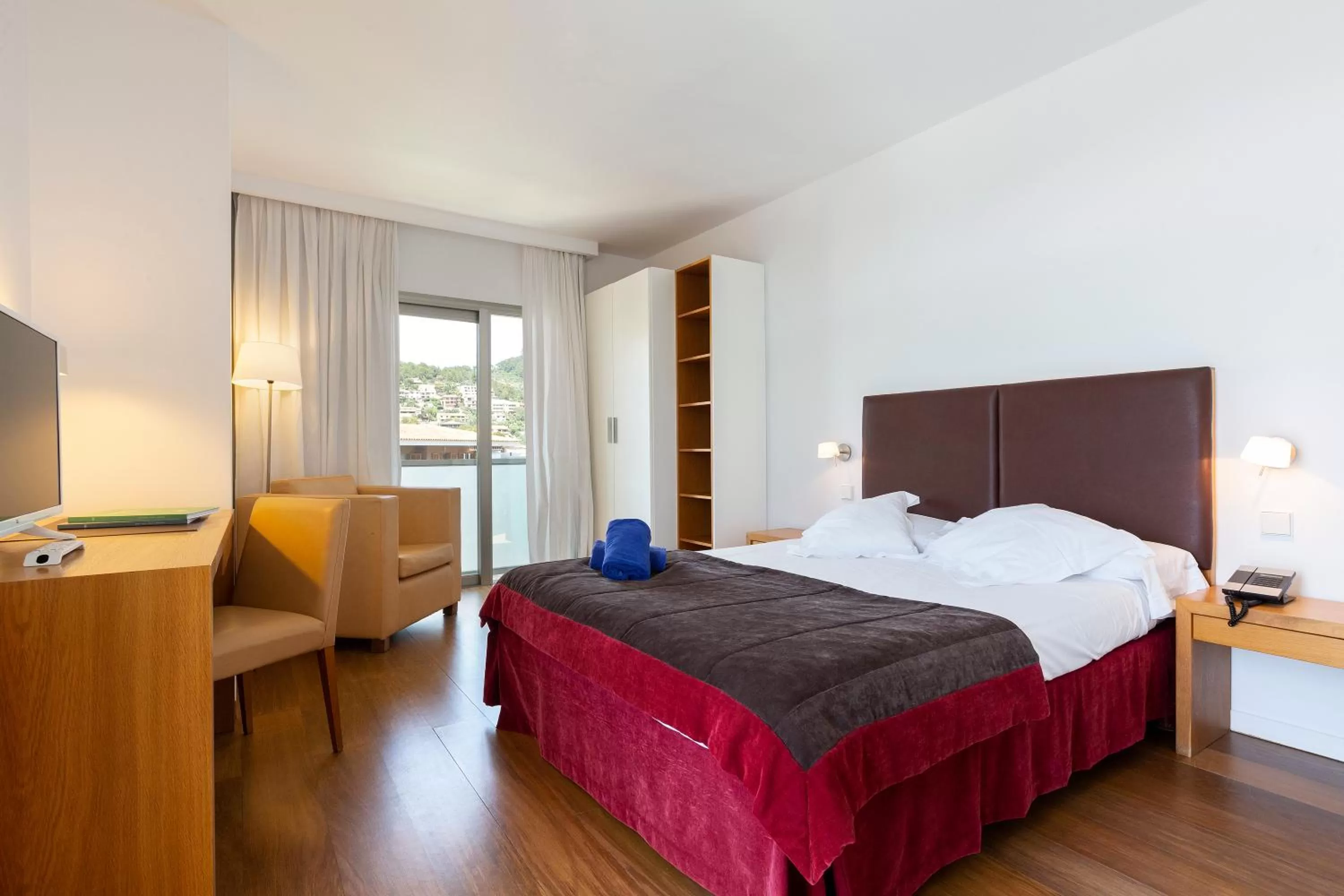 Bedroom, Bed in Aimia Hotel