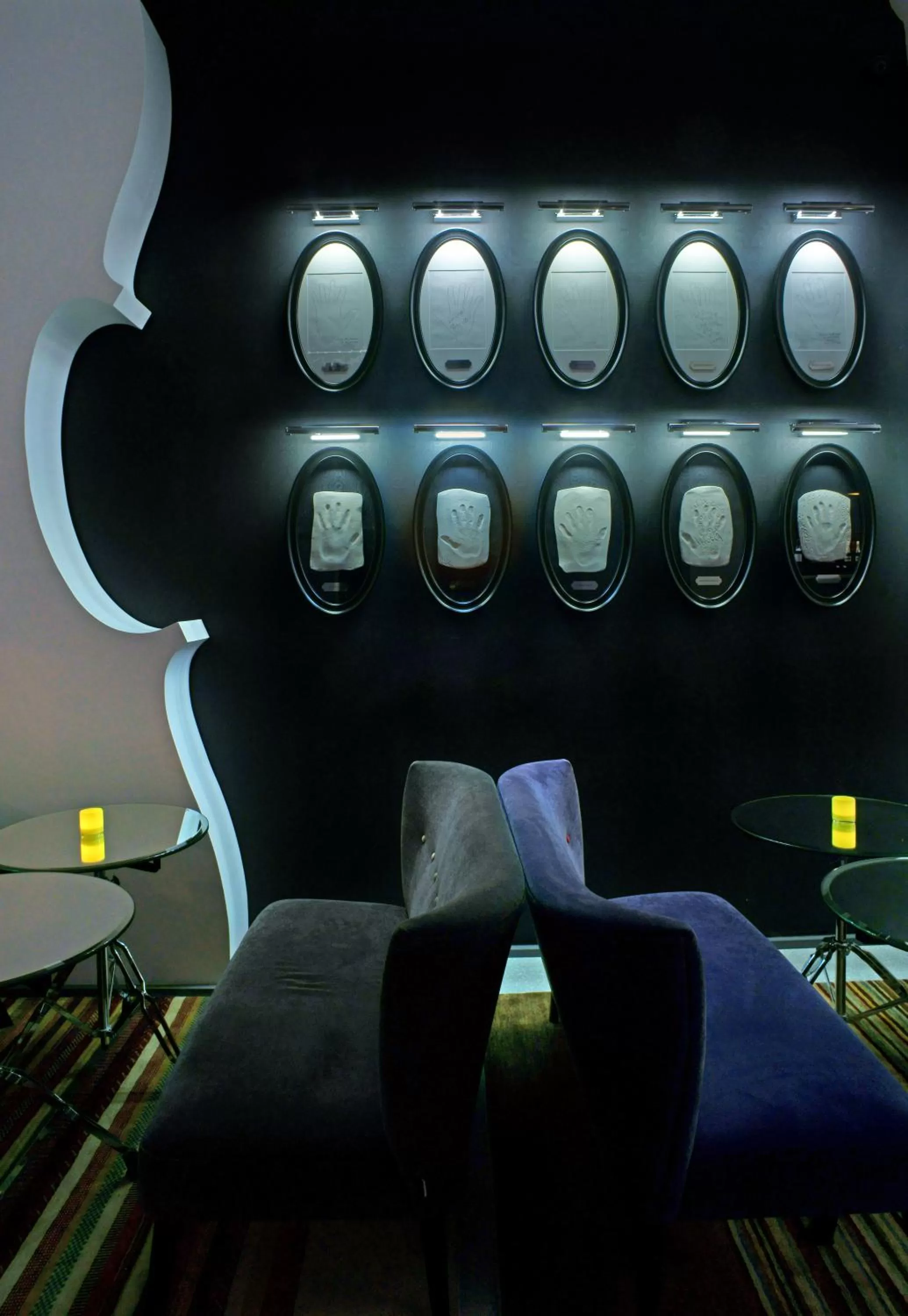 Lounge or bar, Bed in Hôtel du Triangle d'Or