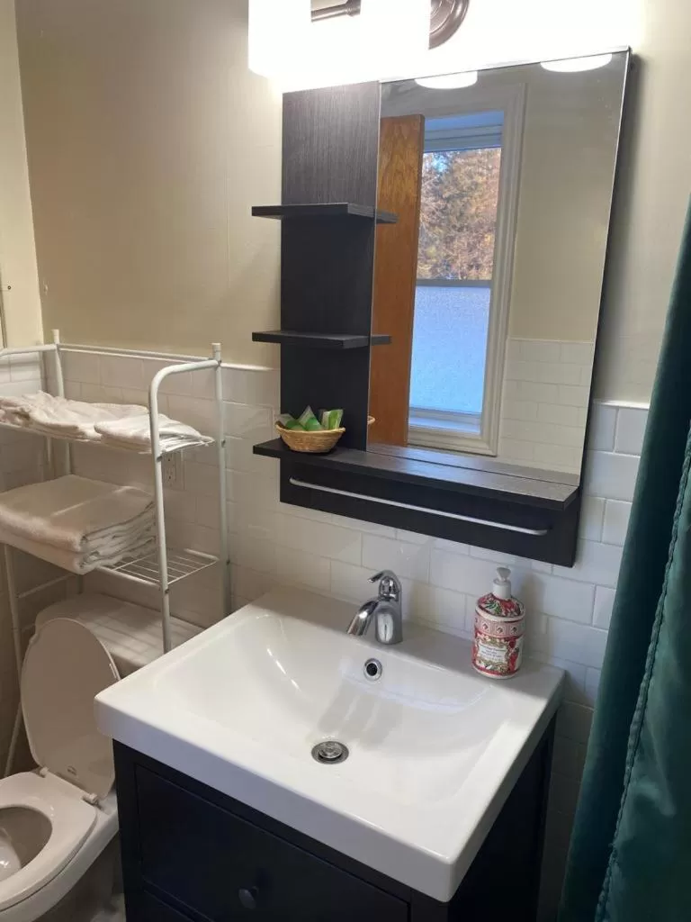 Bathroom in Huron Sands Motel and Restaurant