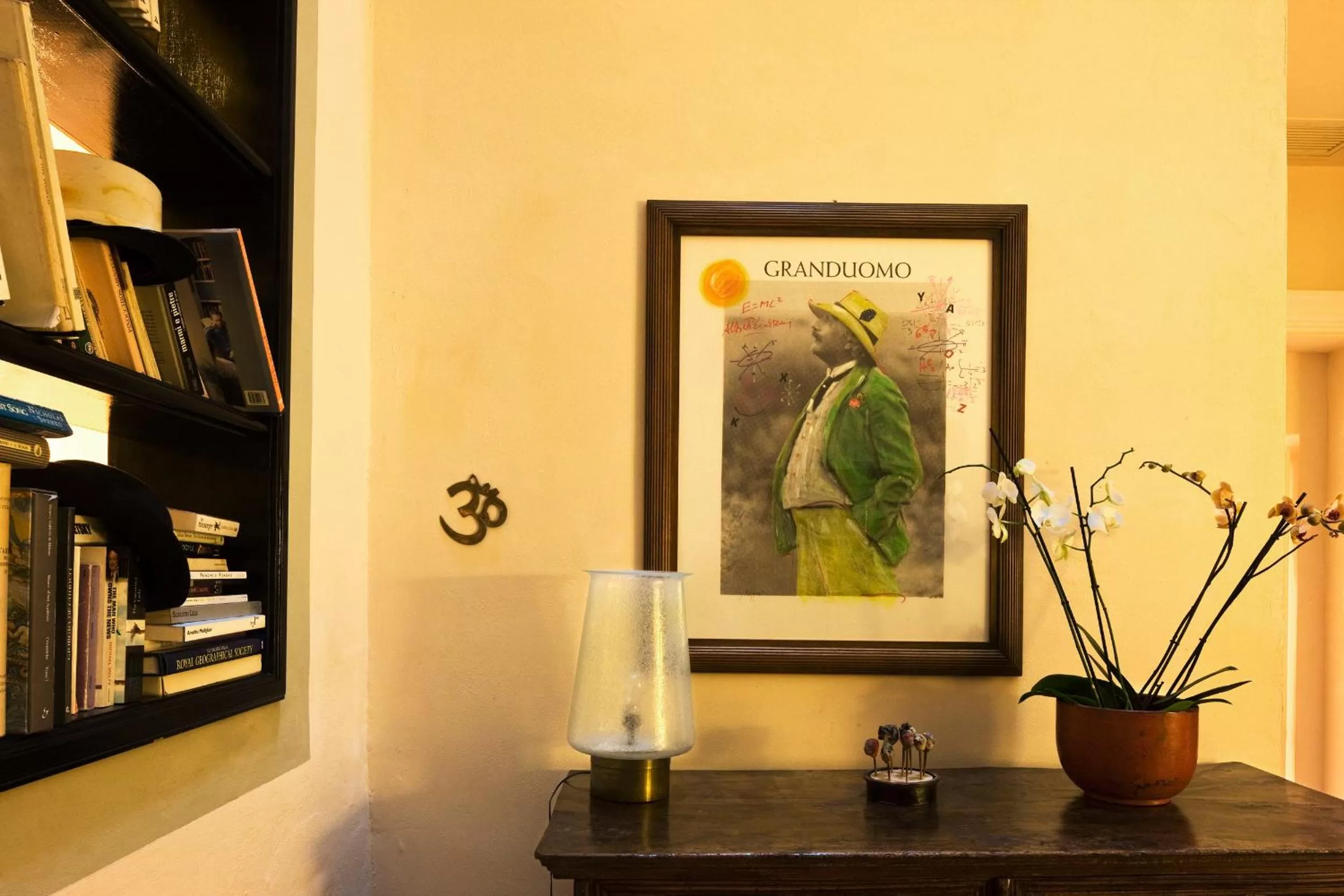 Library in Granduomo Charming Accomodation