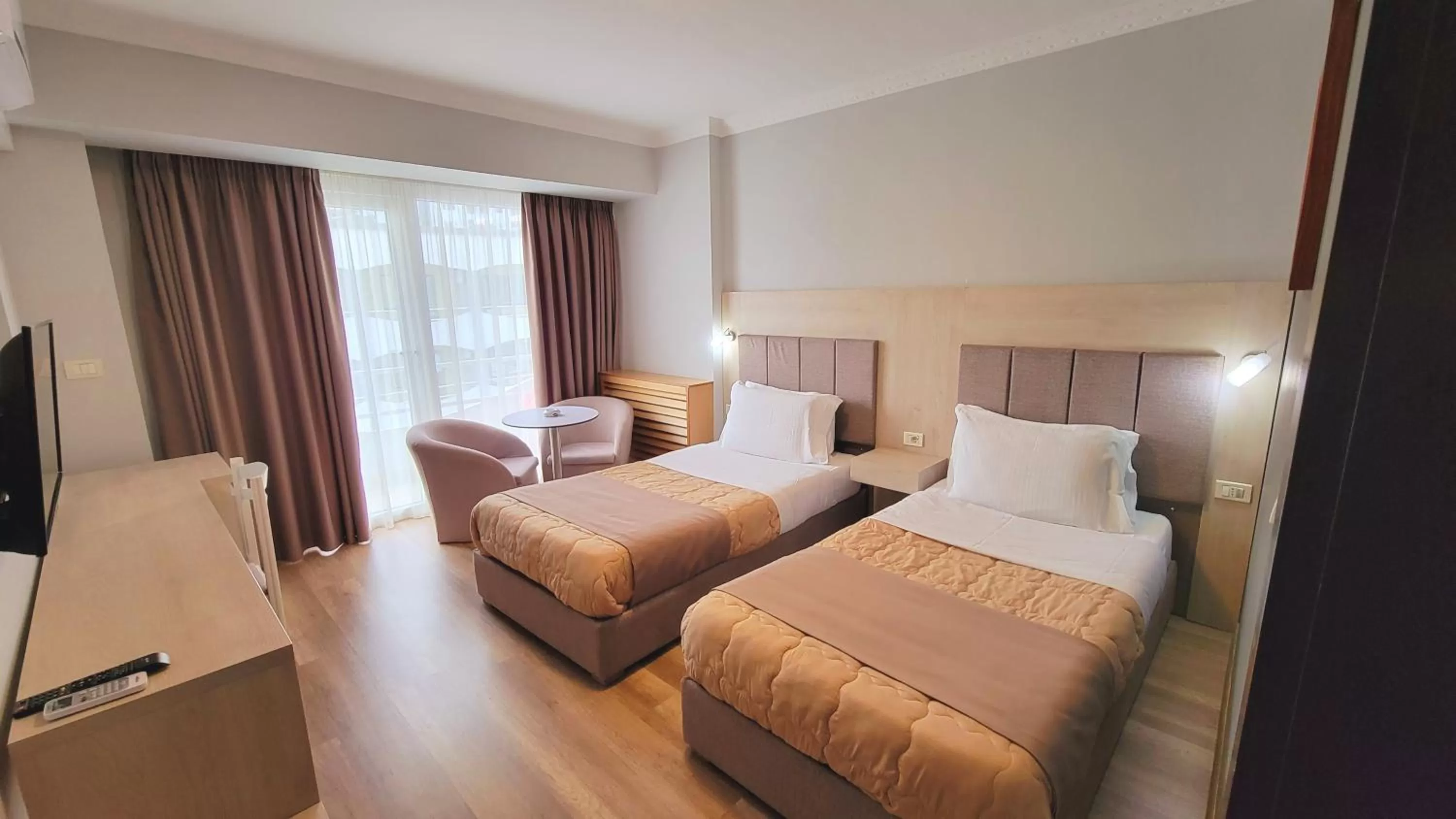 Bed in Hotel Enkelana