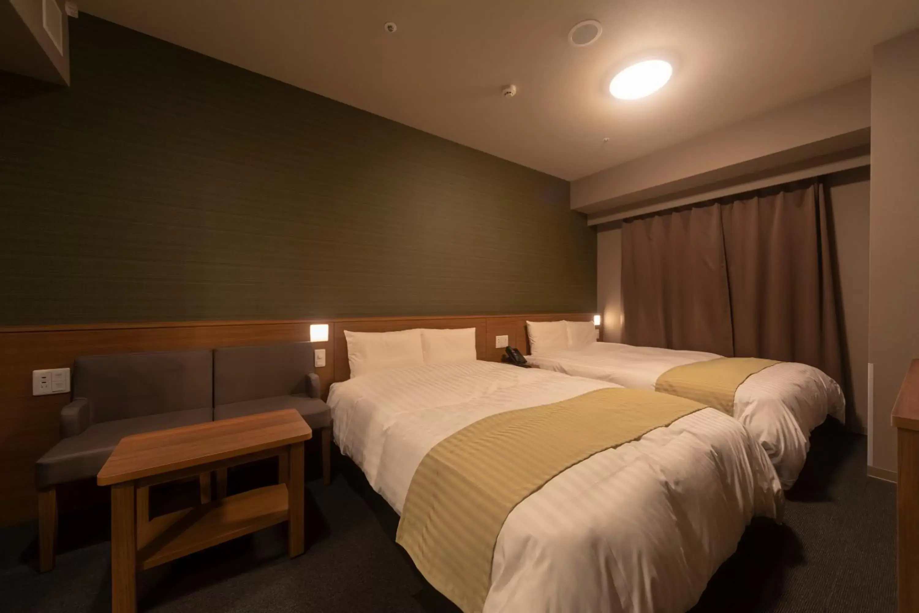 Twin Room with Shower - Non-Smoking in Dormy Inn Osaka Tanimachi Twin Room with Shower - Non-Smoking in Dormy Inn Osaka Tanimachi